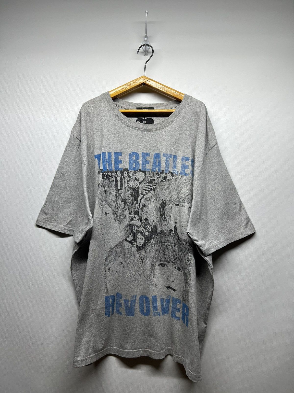 Band Tees × Vintage Vintage 3XL The Beatles Revolver Big Logo T-Shirt 00’s Size US XXL / EU 58 / 5 - 3 Thumbnail