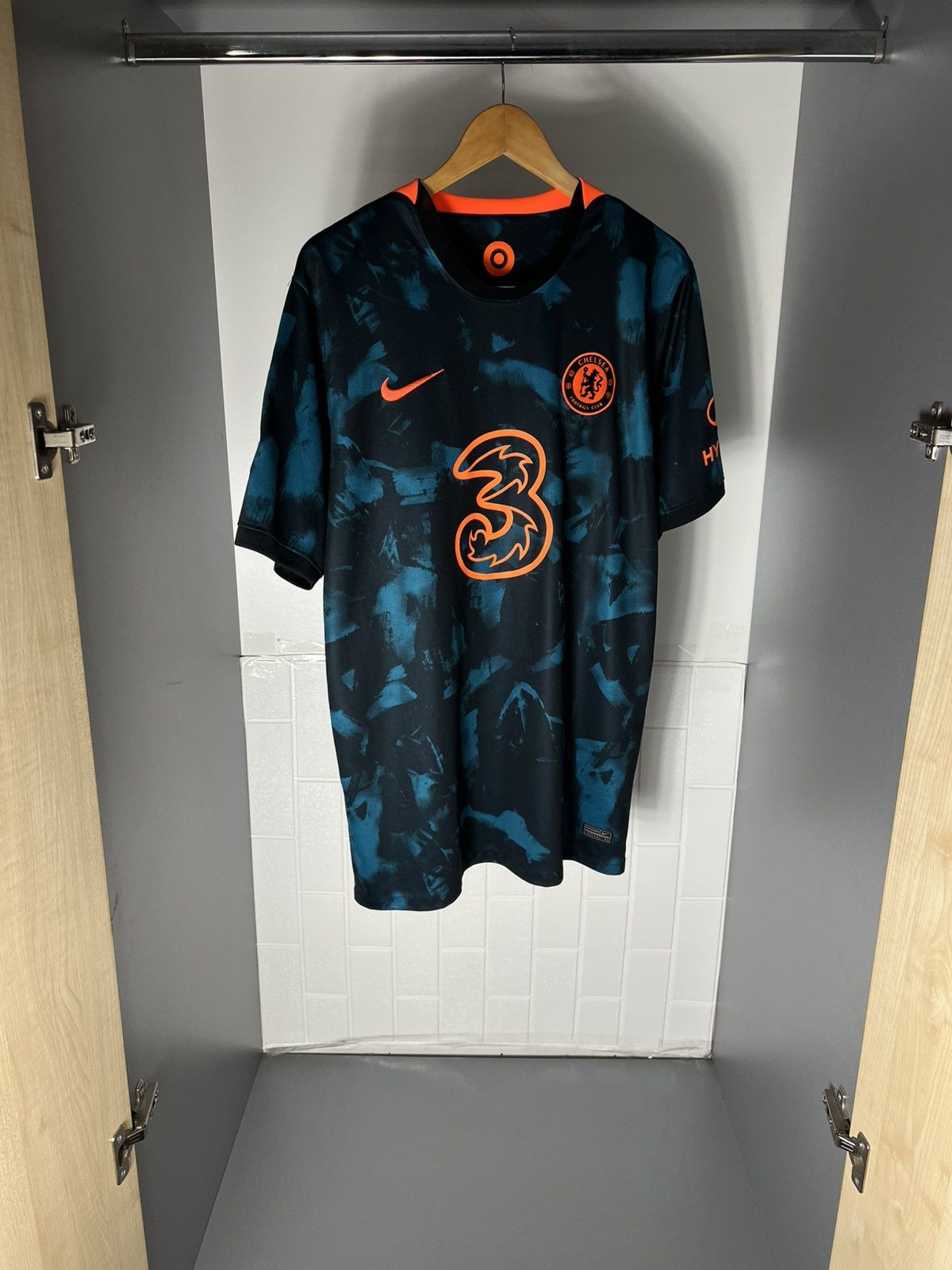 Vintage VERY RARE NIKE FC CHELSEA LONDON ENGLAND SOCCER JERSEY RETRO Size US XL / EU 56 / 4 - 2 Thumbnail