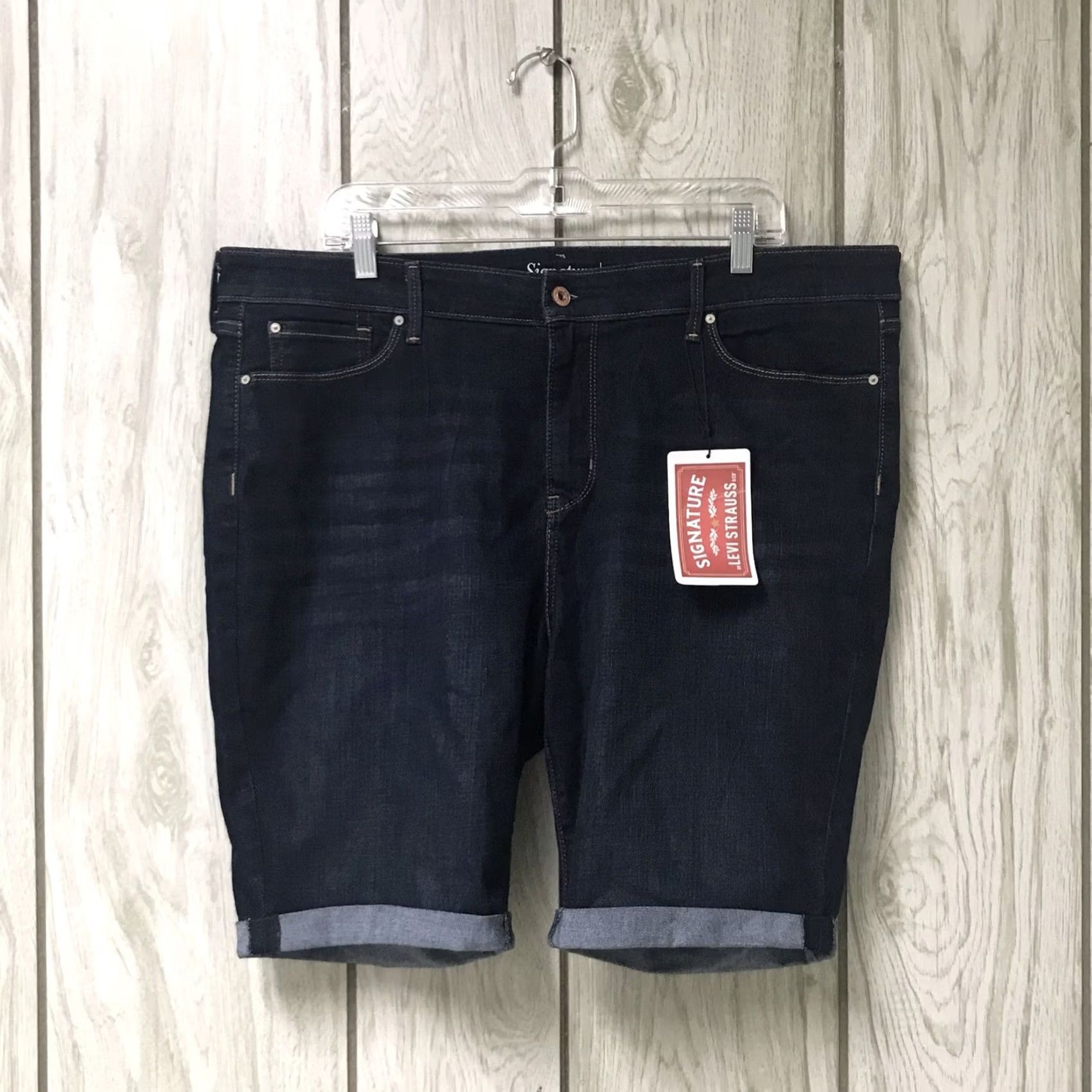 Levi's VINTAGE Levi's Women Dark Indigo Simply Stretch Ultra Denim Modern Bermuda Shorts 20 Size 42" / US 20 - 3 Thumbnail