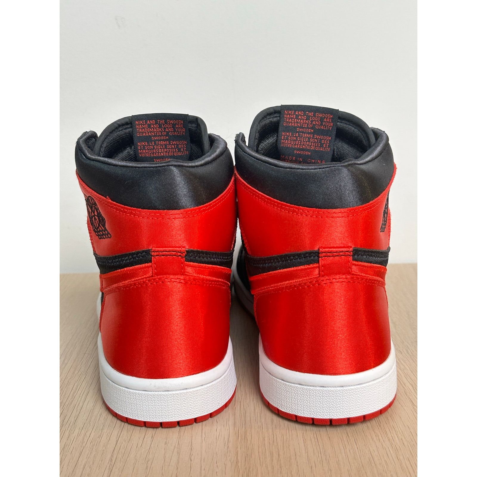 Jordan Brand Air Jordan 1 Satin Bred Sneaker - Size 9W - Mint Size US 9 / IT 39 - 5 Thumbnail