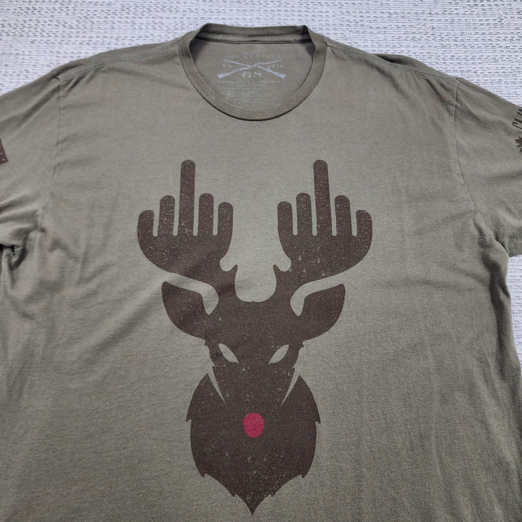 Vintage Grunt Style Shirt Mens XL Red Nose Reindeer Military Patriotic Short Sleeve Size US XL / EU 56 / 4 - 2 Thumbnail