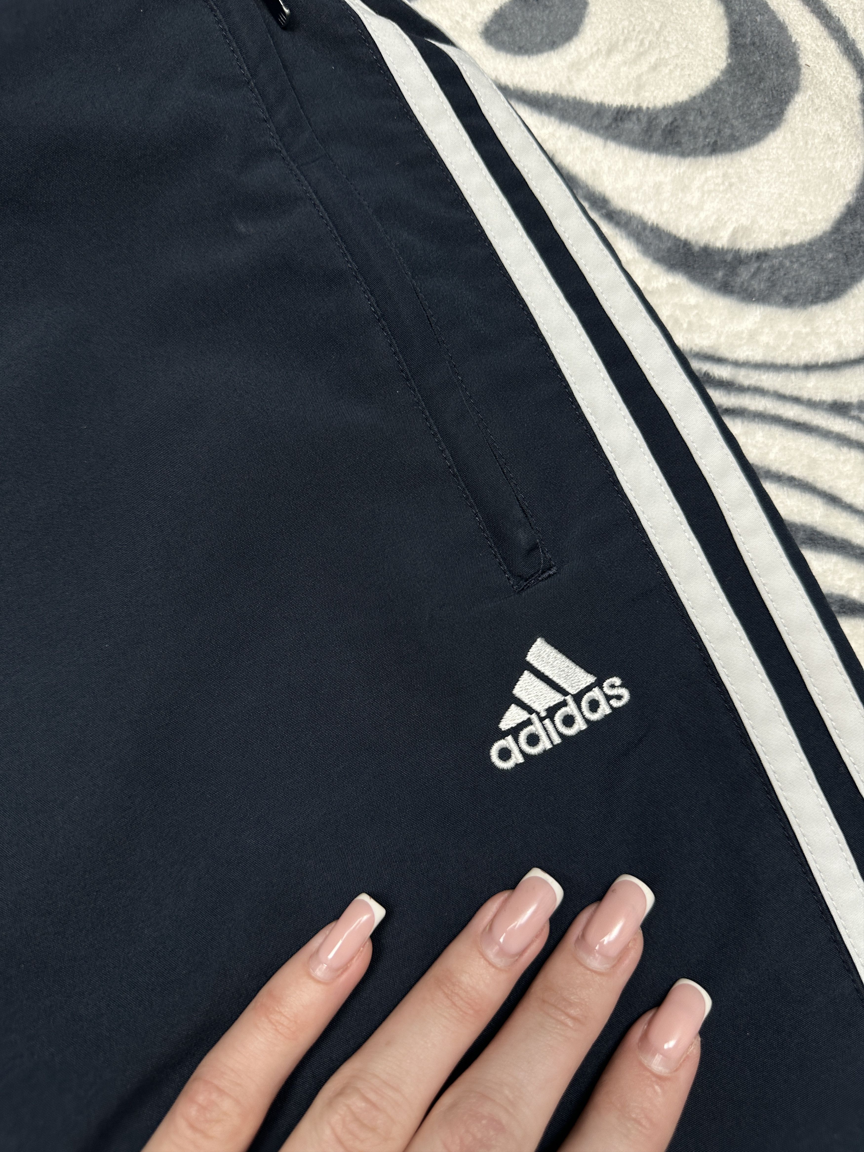 Adidas Adidas Vintage Parachute Nylon Pants Y2K Size US 32 / EU 48 - 4 Thumbnail