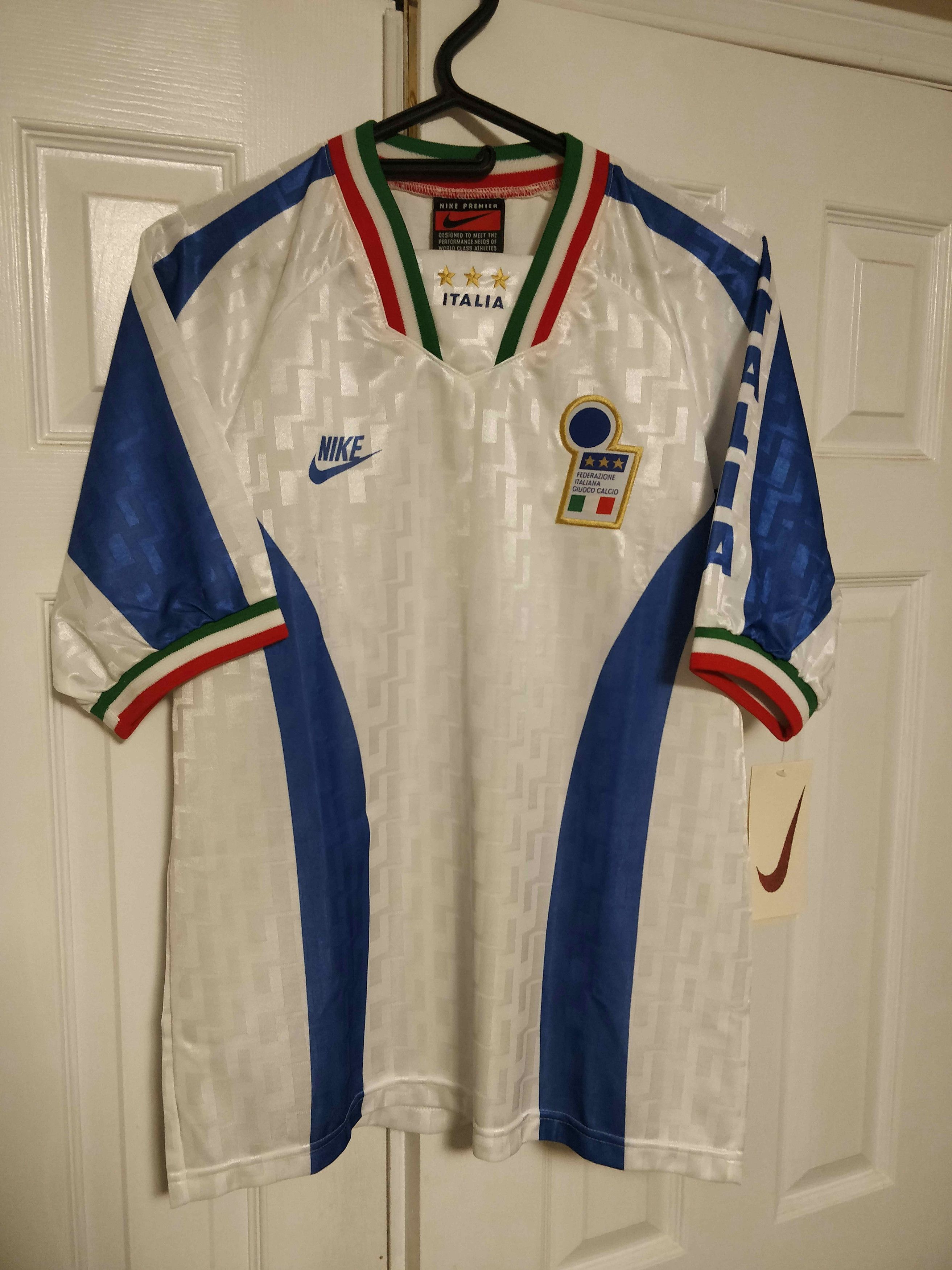 image of Italy 1996 Jersey Nike in Blue, Men's (Size Large)