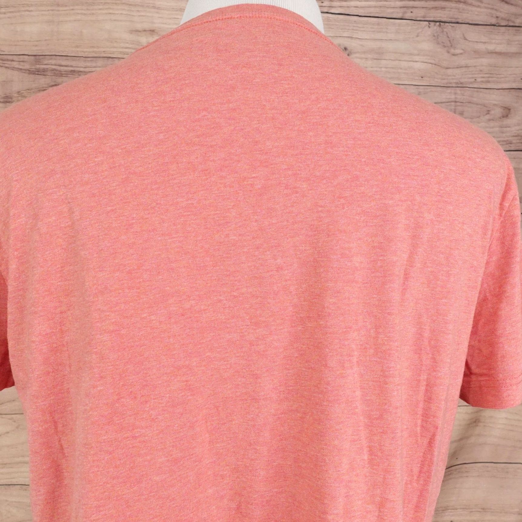 Banana Republic VINTAGE? No. Banana Republic Shirt Mens Large Heather Coral Soft Wash Organic Cotton Crewneck Size US L / EU 52-54 / 3 - 5 Thumbnail