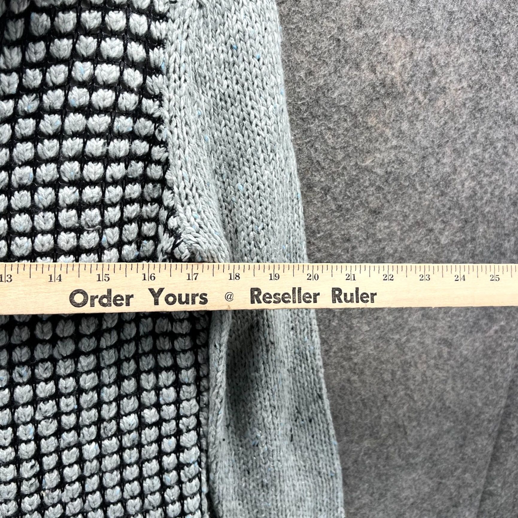 Vintage VINTAGE Cabi Sweater Cardigan Jacket Womens Small Gray Square Stitch Knit Snap Front Two-Tone? Wait Size S / US 4 / IT 40 - 6 Thumbnail