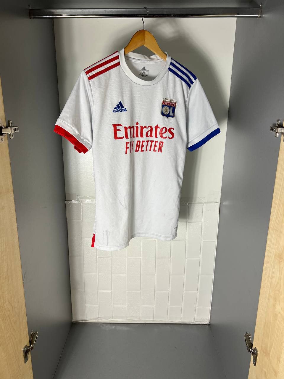 Vintage VERY RARE ADIDAS FC OLYMPIQUE LYON FRANCE SOCCER JERSEY Y2K Size US L / EU 52-54 / 3 - 5 Thumbnail
