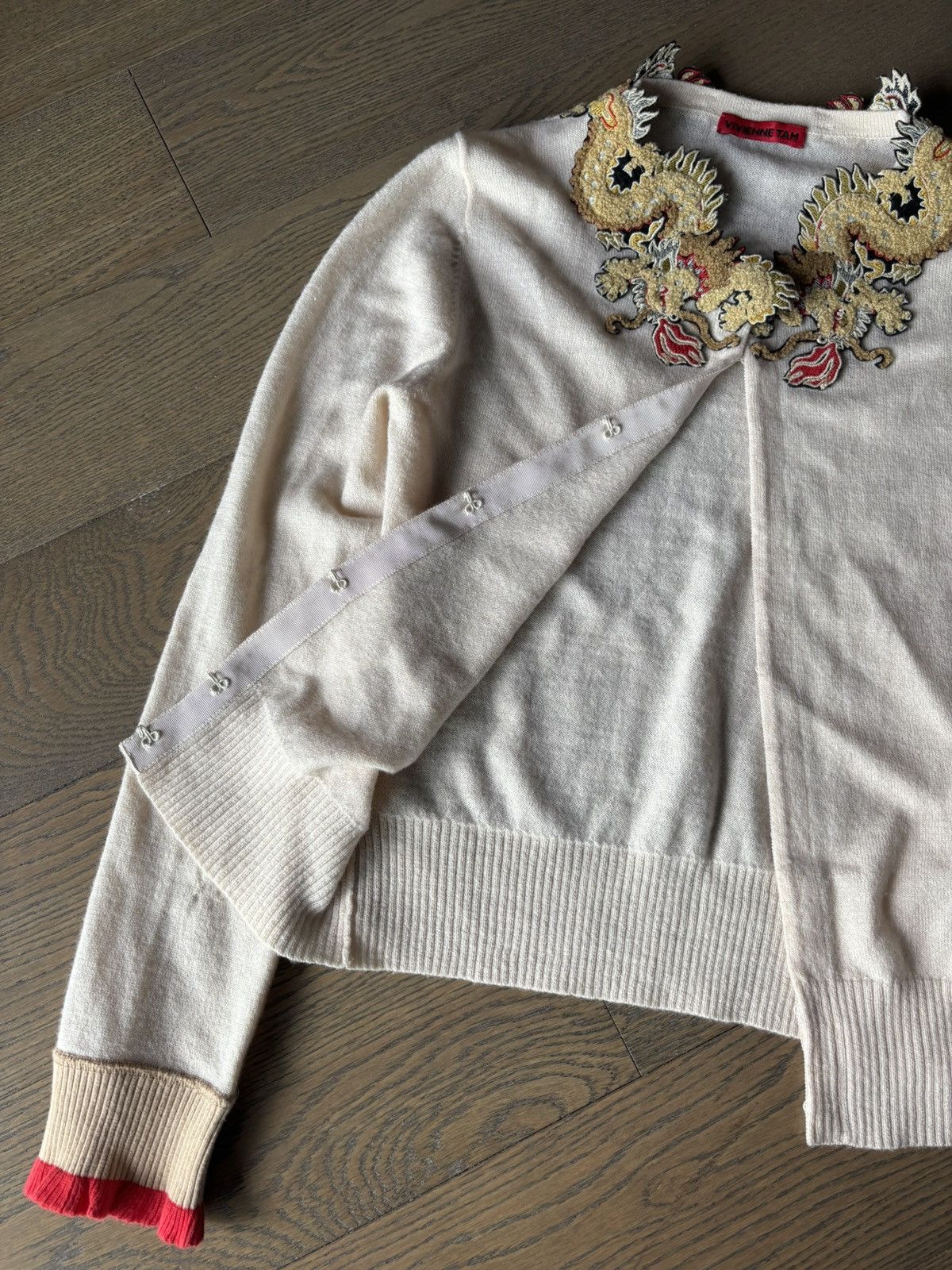 トップス VIVIENNETAM DRAGON JACQUARD KNIT free トップス VIVIENNETAM DRAGON JACQUARD KNIT free Vivienne Tam