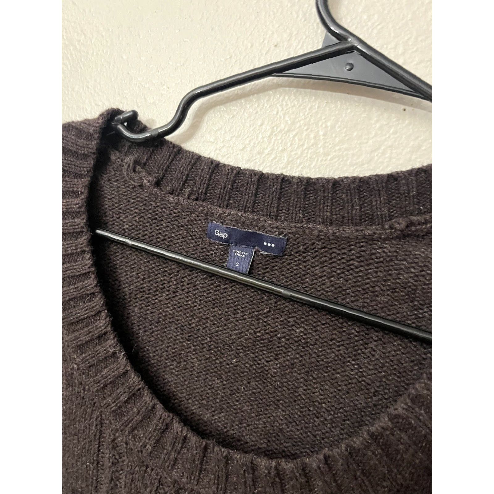 Gap VINTAGE Gap Cable-Knit Sweater Women’s Small Brown Solid Round Neck Pullover Lightweight Size S / US 4 / IT 40 - 3 Thumbnail