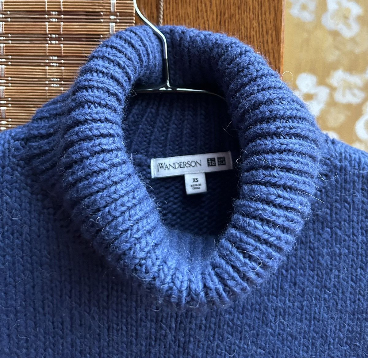 JW Anderson × Japanese Brand × Uniqlo Uniqlo X JW Anderson Low Gauge Turtle Neck Wool Sweater Size XS / US 0-2 / IT 36-38 - 4 Thumbnail