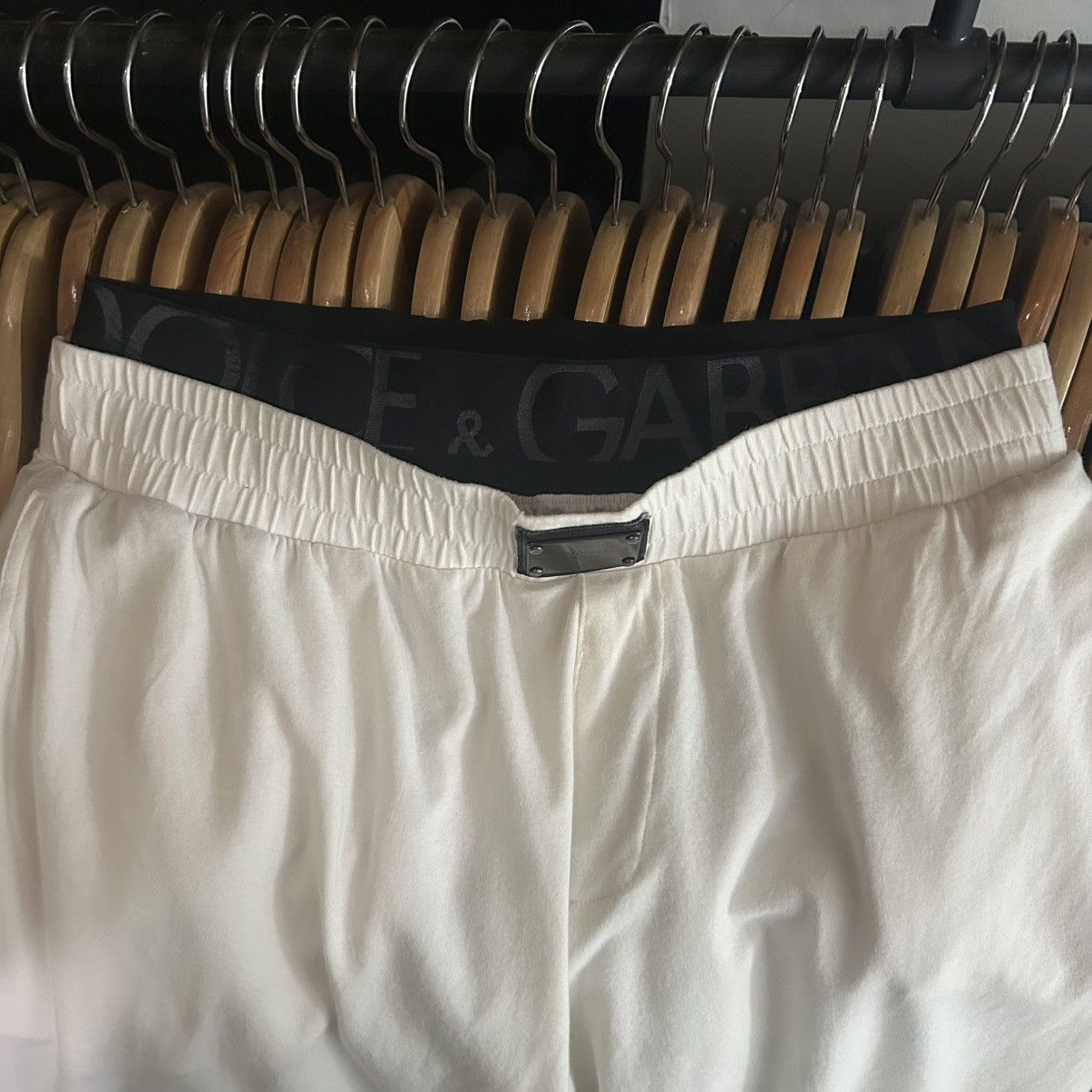 Dolce & Gabbana Dolce and Gabbana Big Logo Shorts Size US 26 / EU 42 - 6 Thumbnail