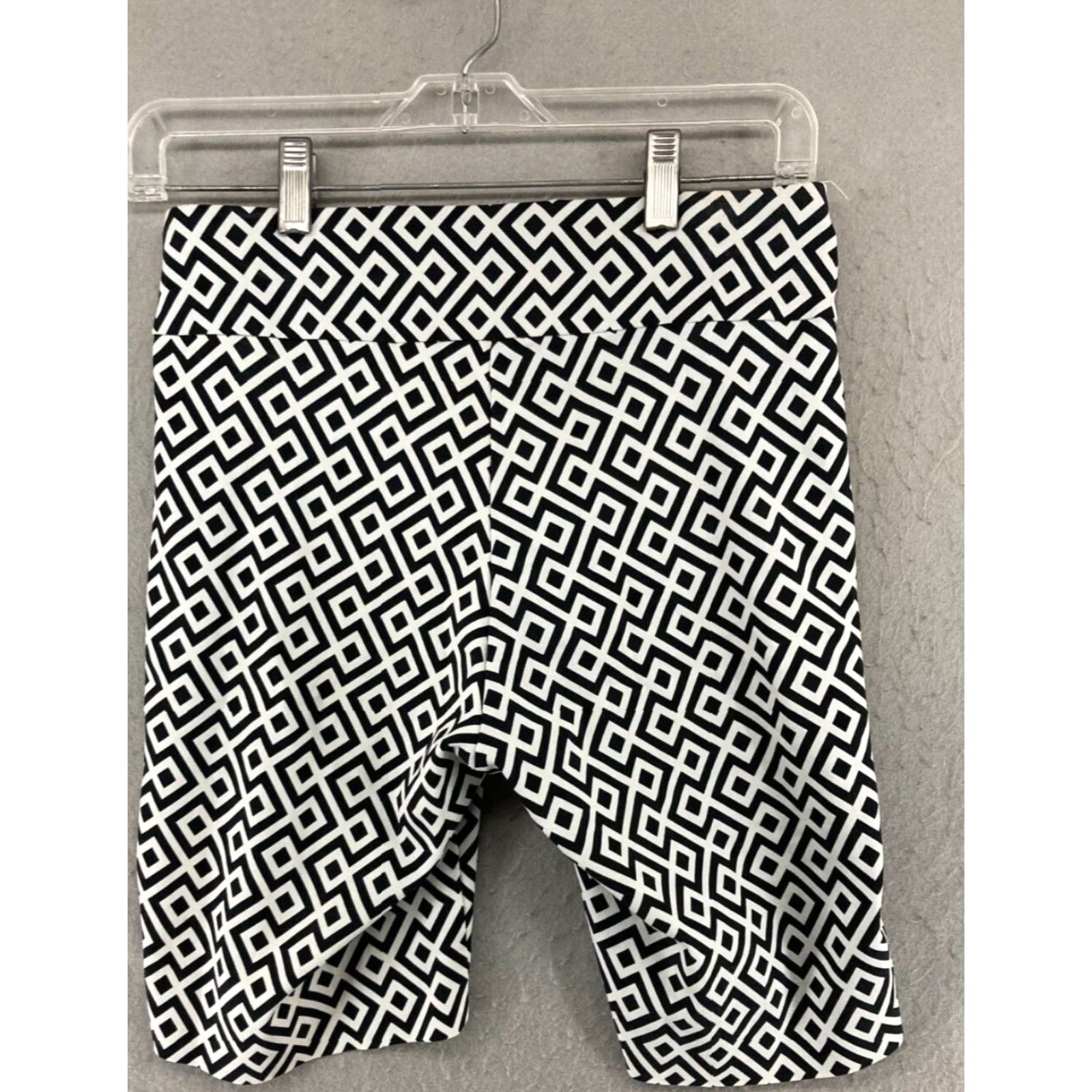 Vintage Krazy Larry Bermuda Stretch Womens Shorts Geometric Black 2 Bermuda Stretch Casual Travel Inseam 8 Nylon Spandex Rayon Flat Front Classic Size 26" / US 2 / IT 38 - 7 Thumbnail