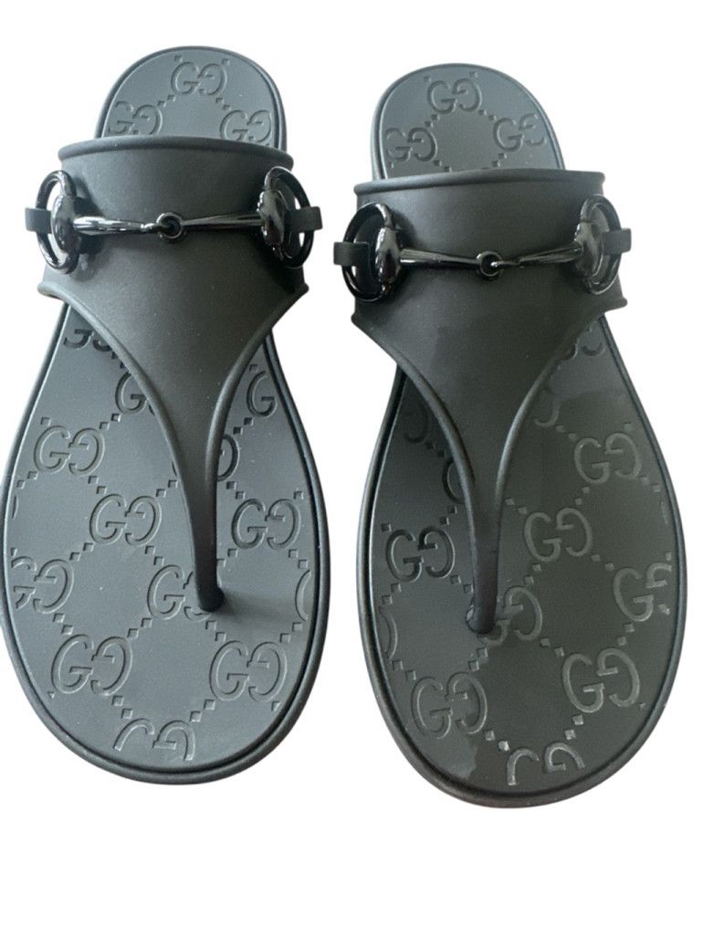Gucci Gucci Minorca Horsebit Rubber Sandal Size 7.5 women’s Size US 7.5 / IT 37.5 - 5 Thumbnail