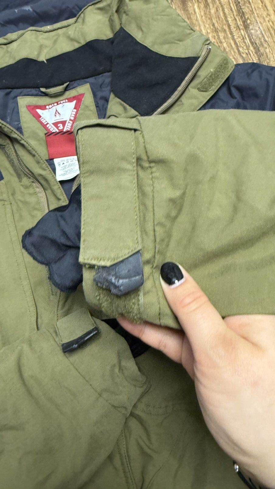 Oakley × Vintage Vintage khaki oakley jacket size XL snowboard Size US XL / EU 56 / 4 - 12 Thumbnail