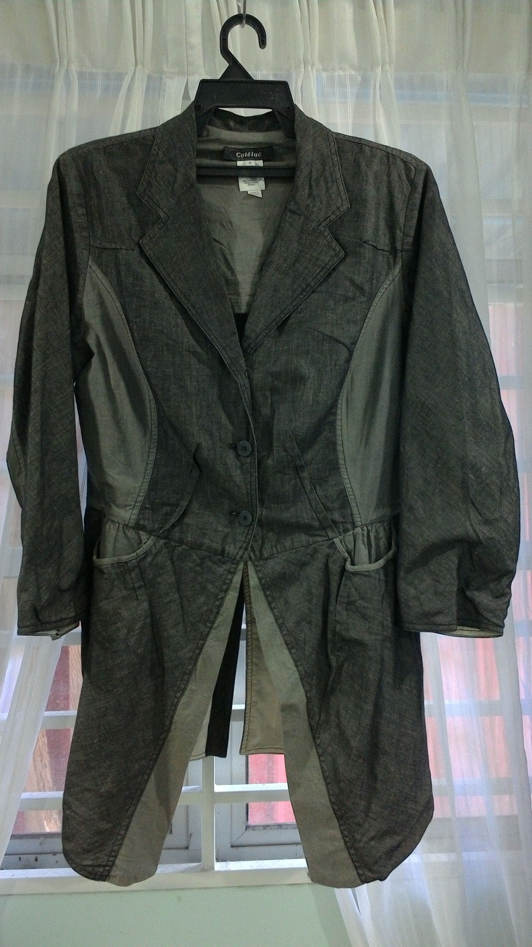 COTELAC gown