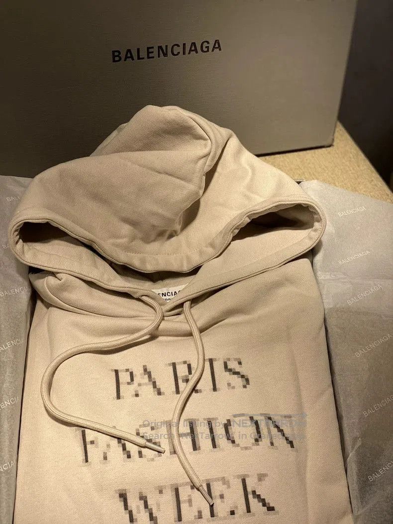Balenciaga Balenciaga Paris Fashion Hoodie. Size US M / EU 48-50 / 2 - 1 Thumbnail