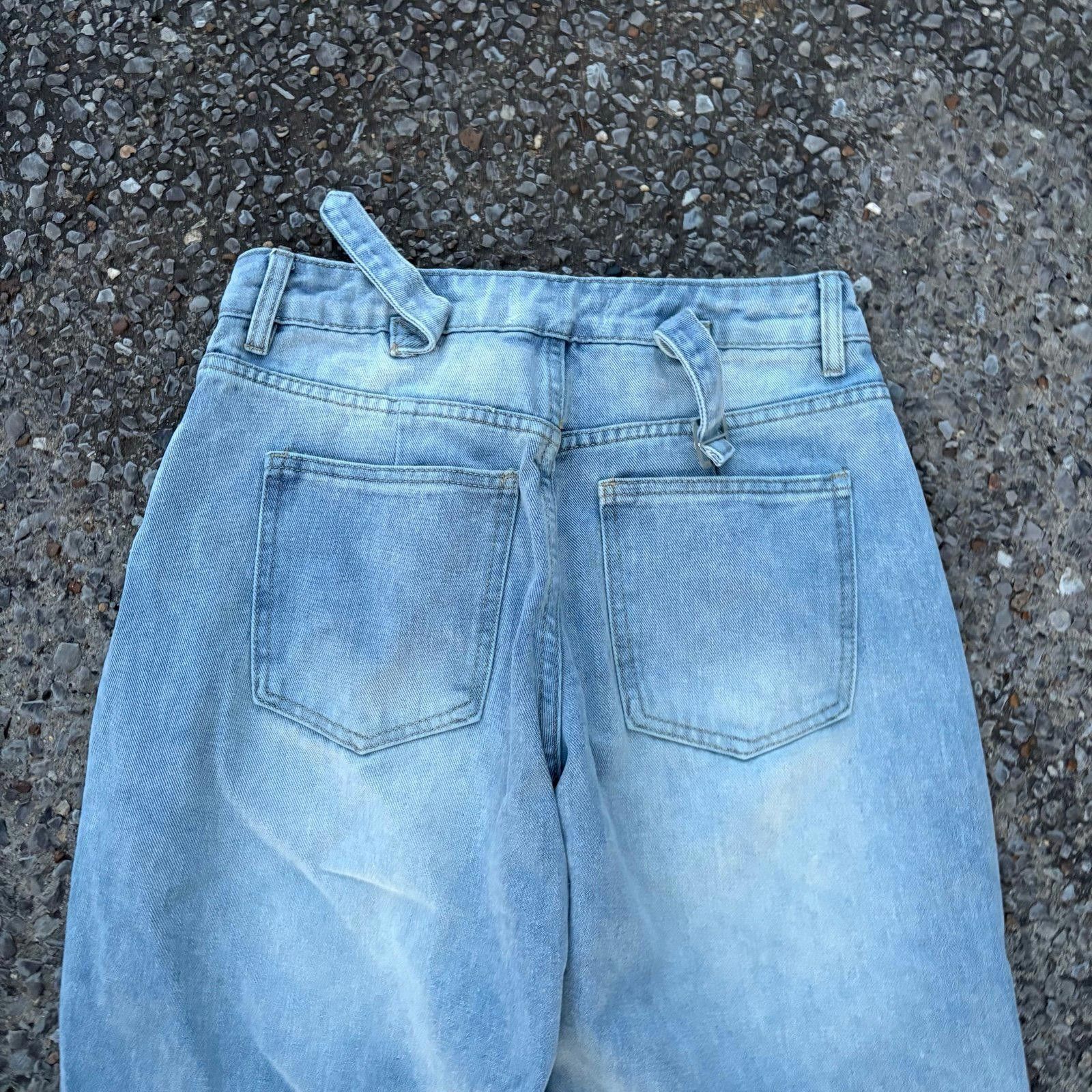 Fashion Nova Fashion Nova light wash wide-leg denim jeans Size 28" / US 6 / IT 42 - 6 Thumbnail