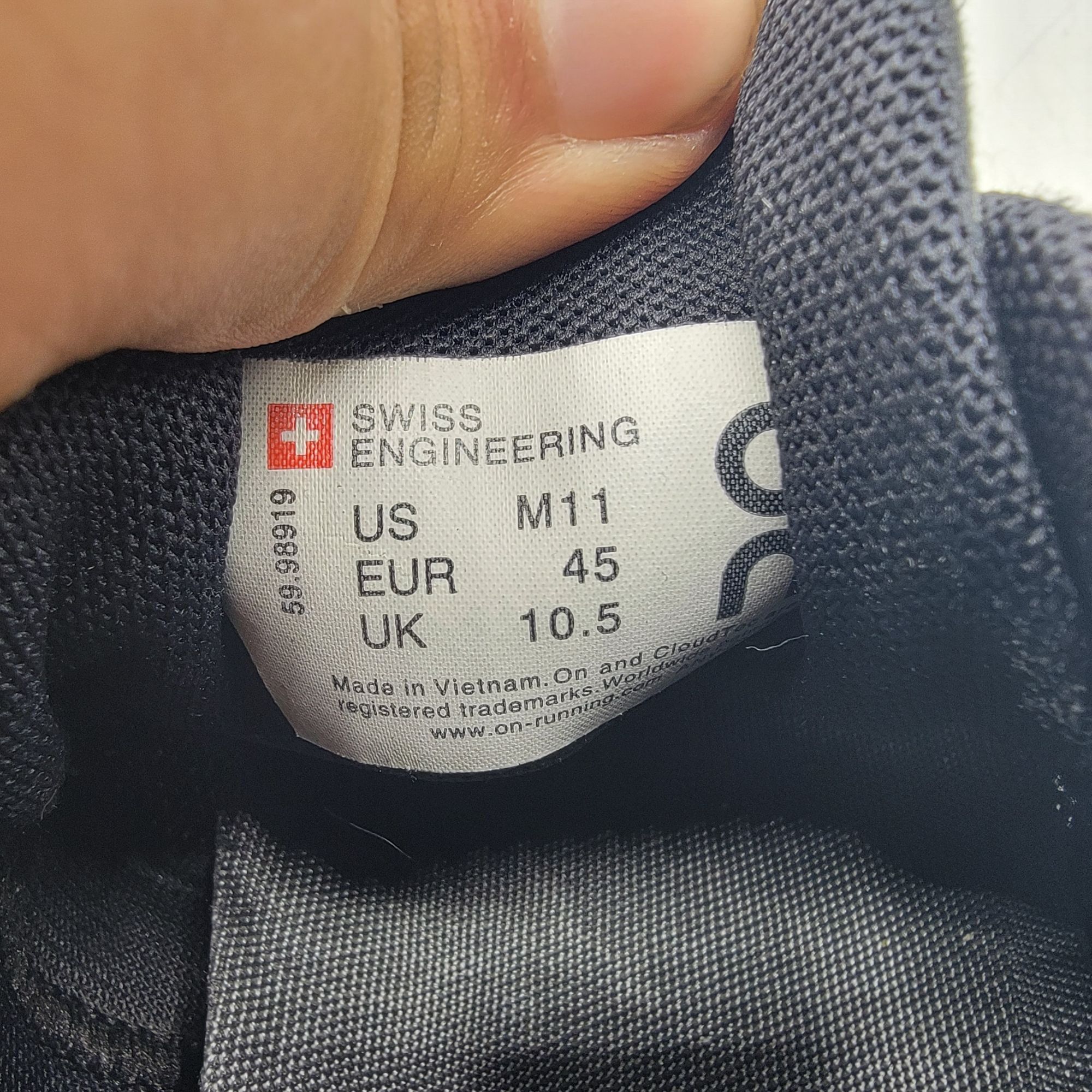 On On Cloud 5 Mens 11 Black Athletic Shoes Running Walking Comf Size US 11 / EU 44 - 6 Thumbnail