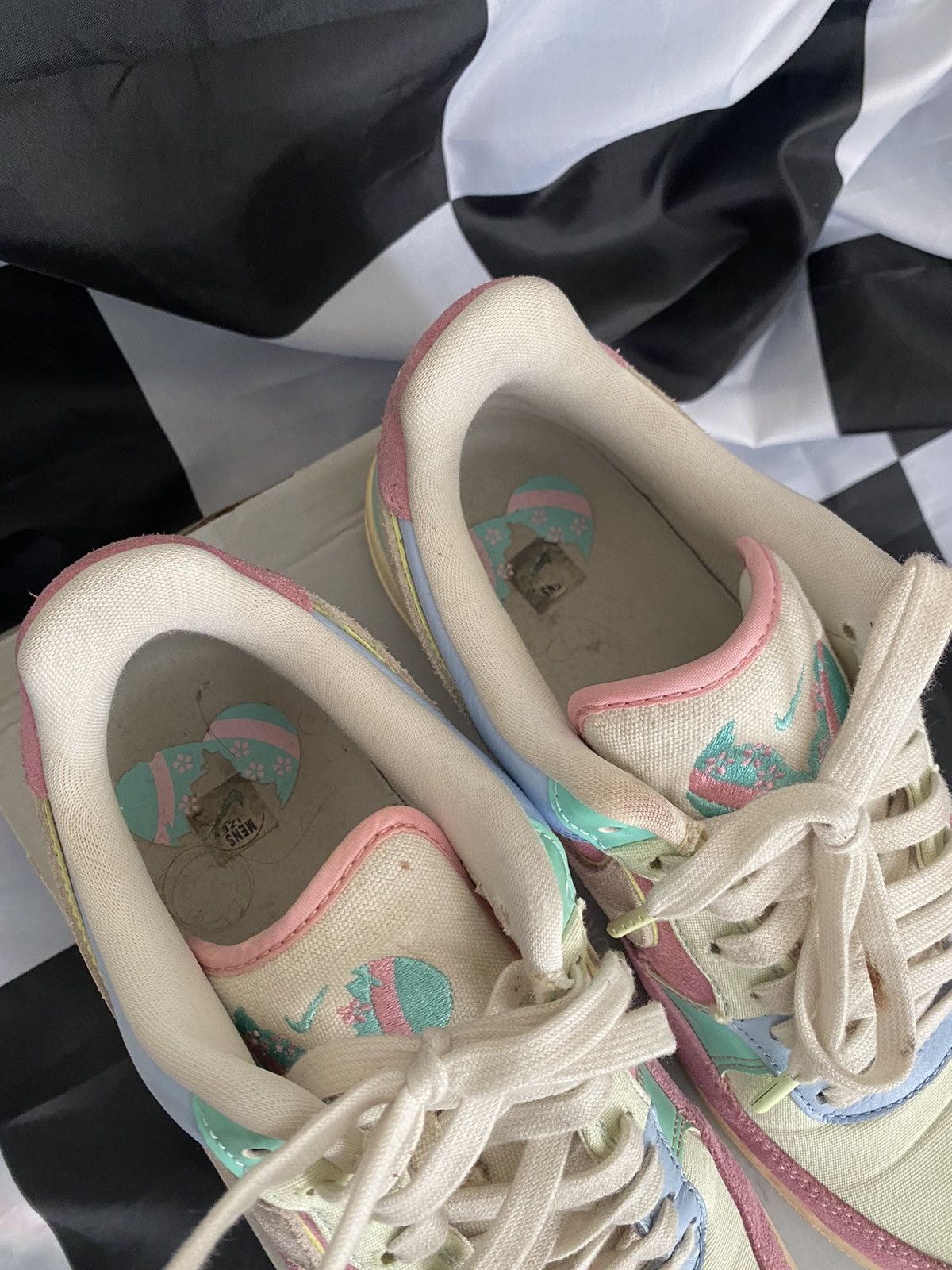 Nike Nike Air Force One Easter size 9 Size US 9 / EU 42 - 6 Thumbnail
