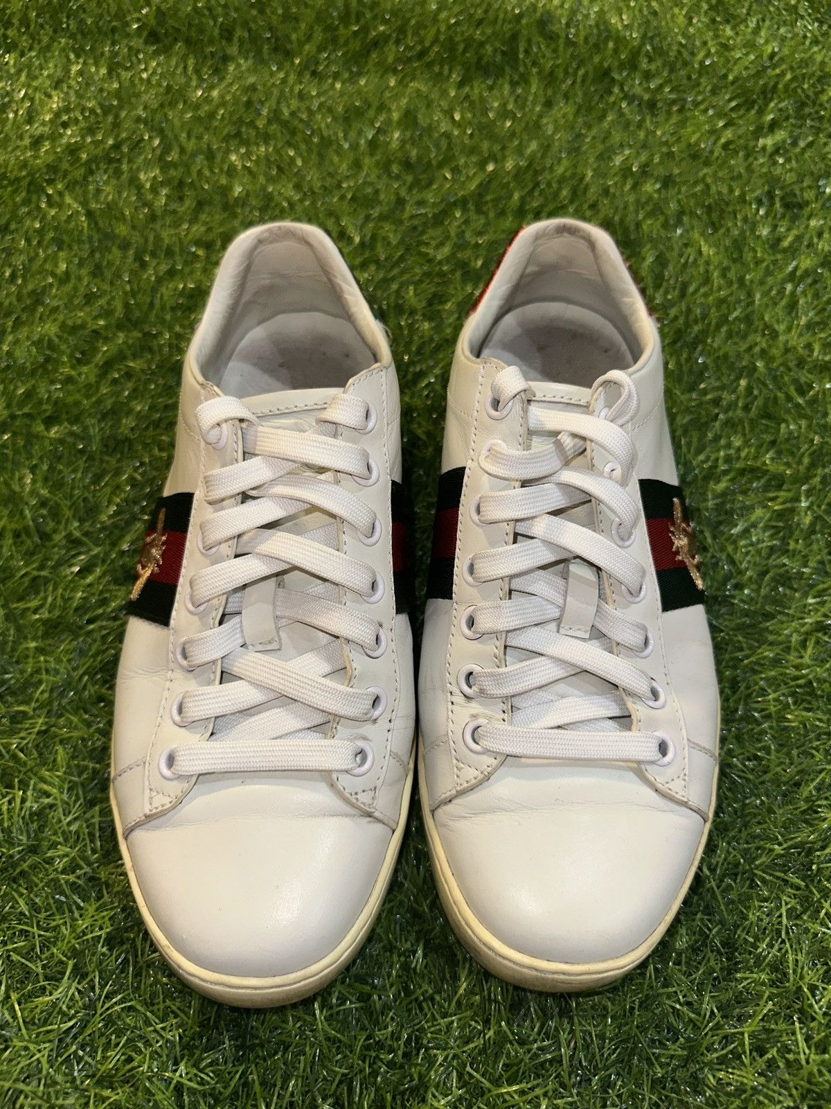 Gucci Gucci ace bee embroidered shoes size 36 Size US 6 / IT 36 - 3 Thumbnail