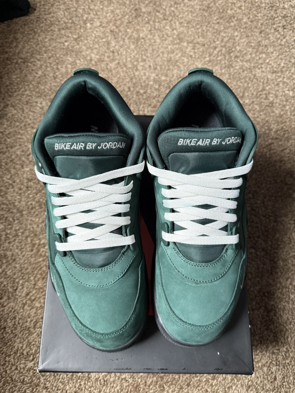 Jordan Brand × Nike Nigel Sylvester Jordan 4 RM ‘Driveway Green’ *Signed Box* Size US 9 / EU 42 - 4 Thumbnail