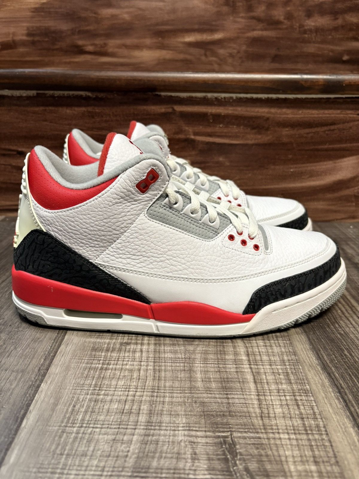 Jordan Brand Air Jordan 3 Retro Fire Red 2013 size 10 Size US 10 / EU 43 - 2 Thumbnail