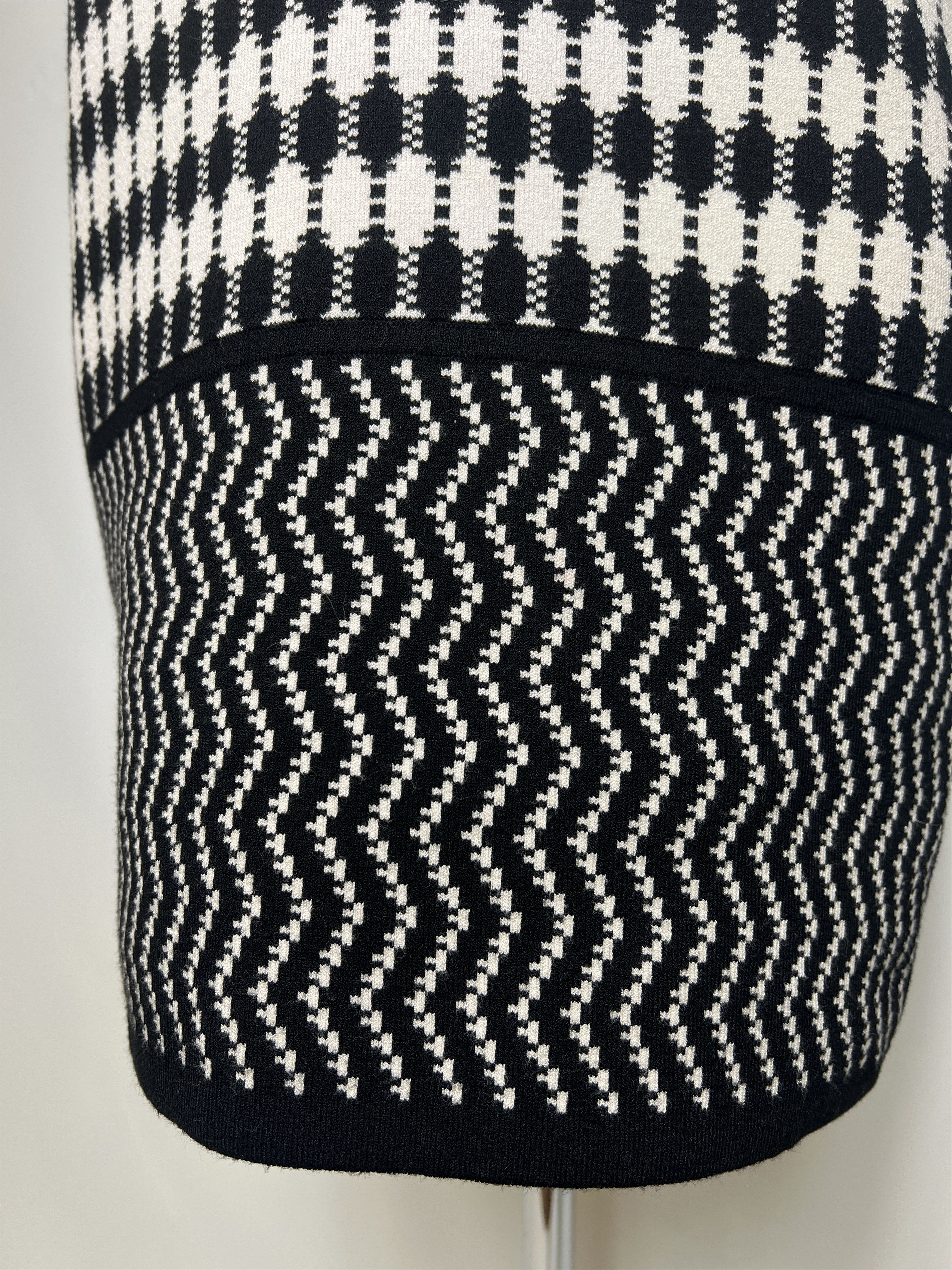 Weekend Max Mara Max Mara Weekend Texture Round Neck Sweater Dress Size M / US 6-8 / IT 42-44 - 4 Thumbnail
