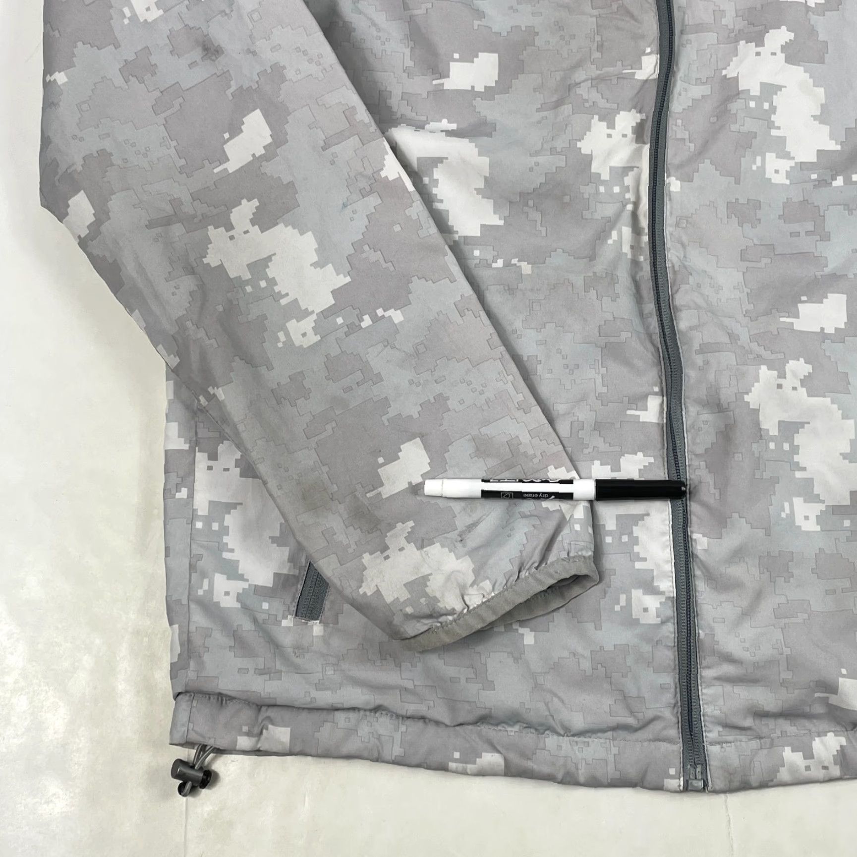 New Balance New Balance Jacket Mens Small Gray Camouflage Hooded Full Zip Running Hiking Gym Size US S / EU 44-46 / 1 - 5 Thumbnail