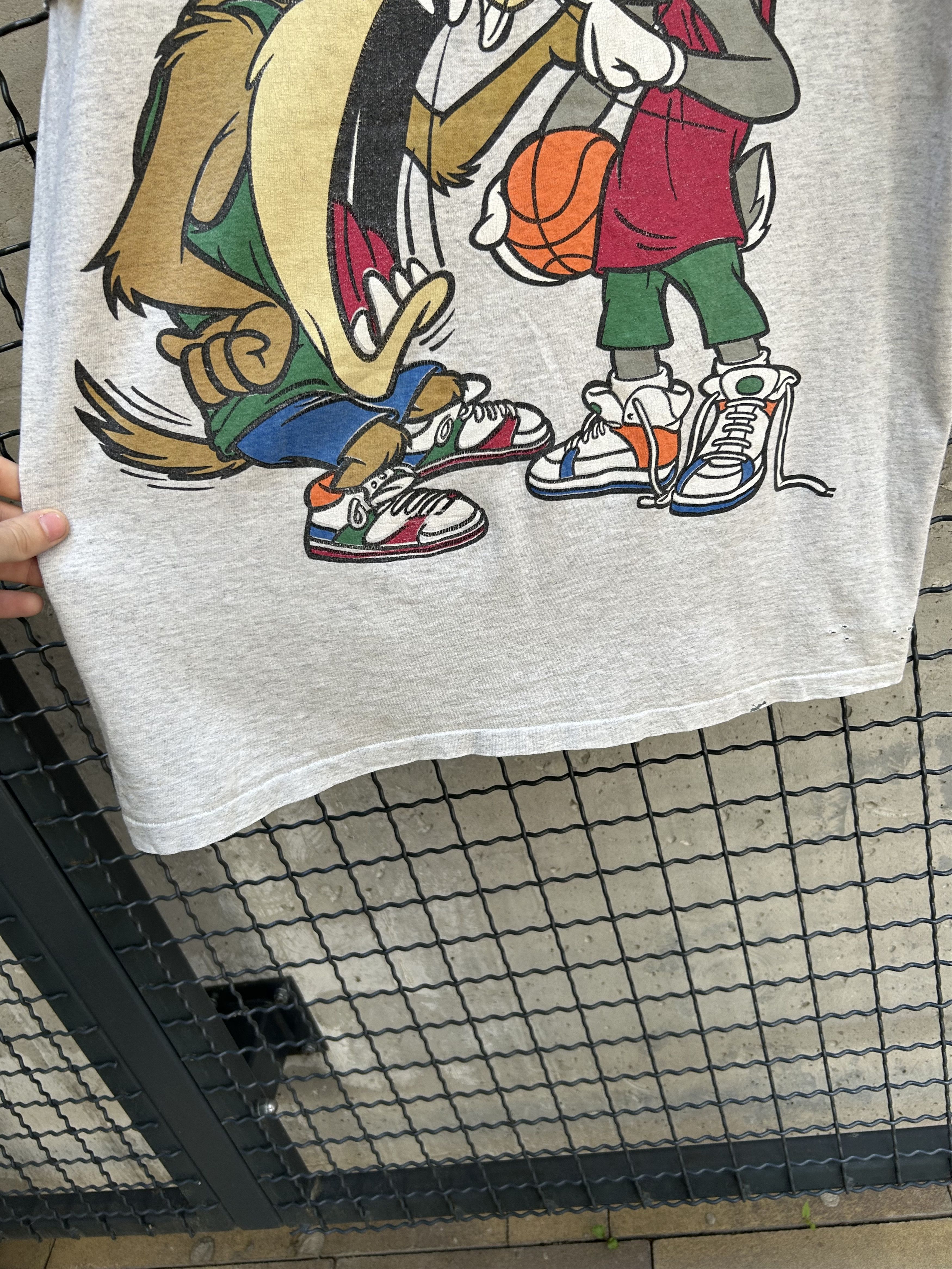 Cartoon Network Vintage 1993 Looney Tunes Taz Bugs Bunny Cartoon T-shirt Size US XL / EU 56 / 4 - 15 Thumbnail