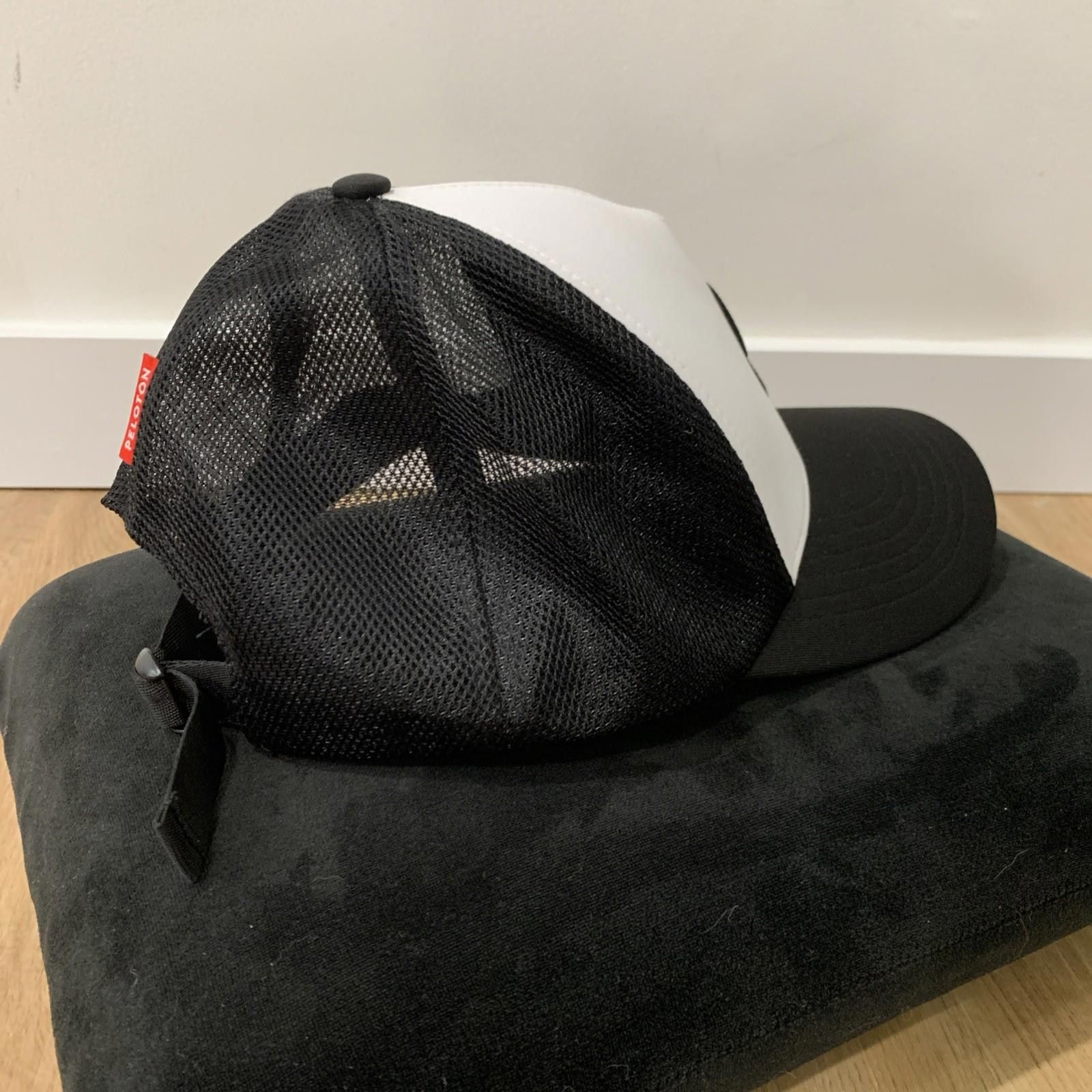 Peloton New Peloton Adjustable Trucker Hat Unisex White Black Mesh Size ONE SIZE - 6 Thumbnail