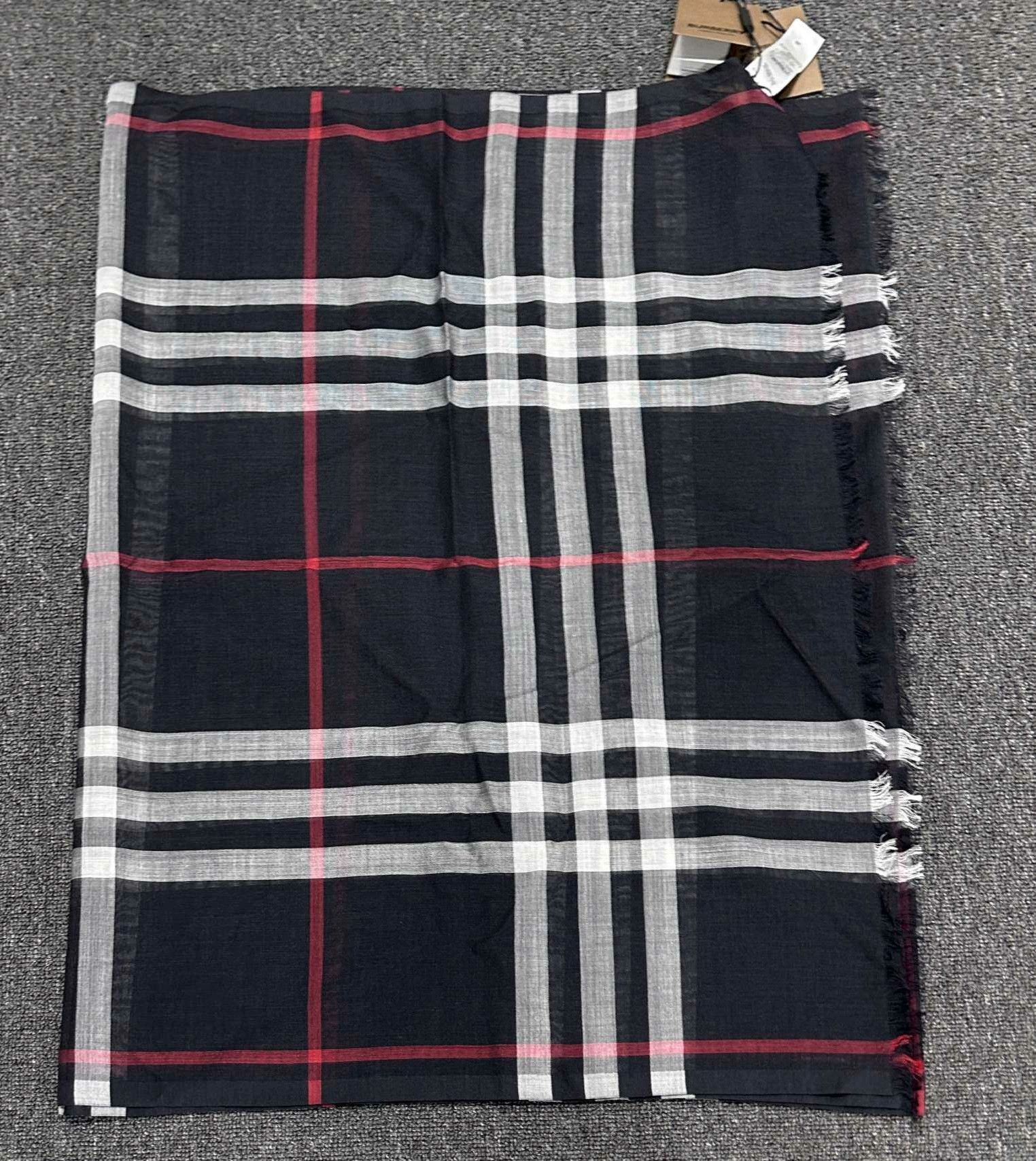 Burberry Burberry Wool Plaid Scarf one size Men Size ONE SIZE - 1 Thumbnail