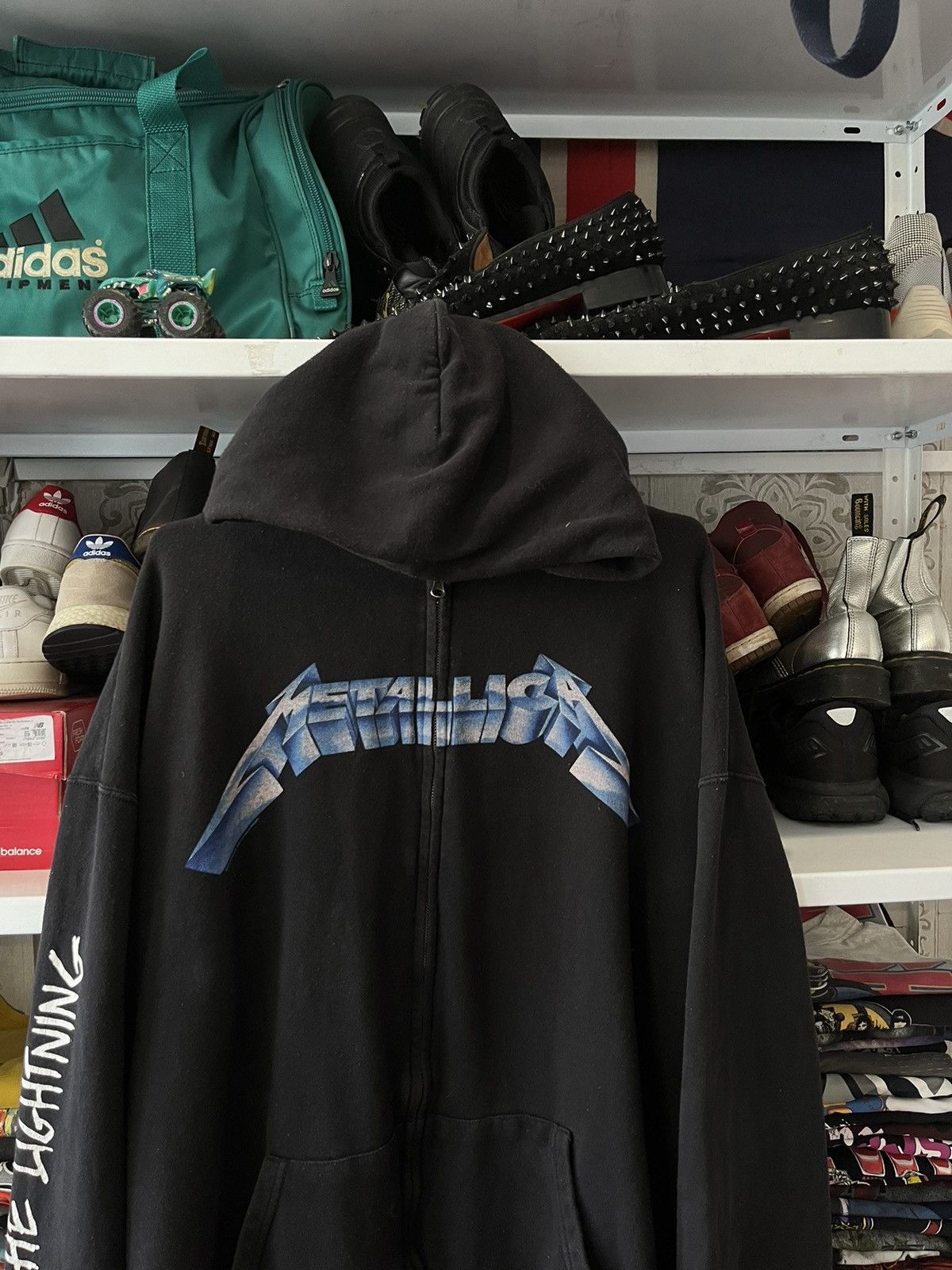 Band Tees Metallica 2017 hoodie RIDE THE LIGHTNING hooded sweatshirt Size US XXL / EU 58 / 5 - 23 Thumbnail