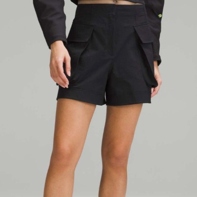 Lululemon Relaxed-Fit Super High Rise Cargo Short 4