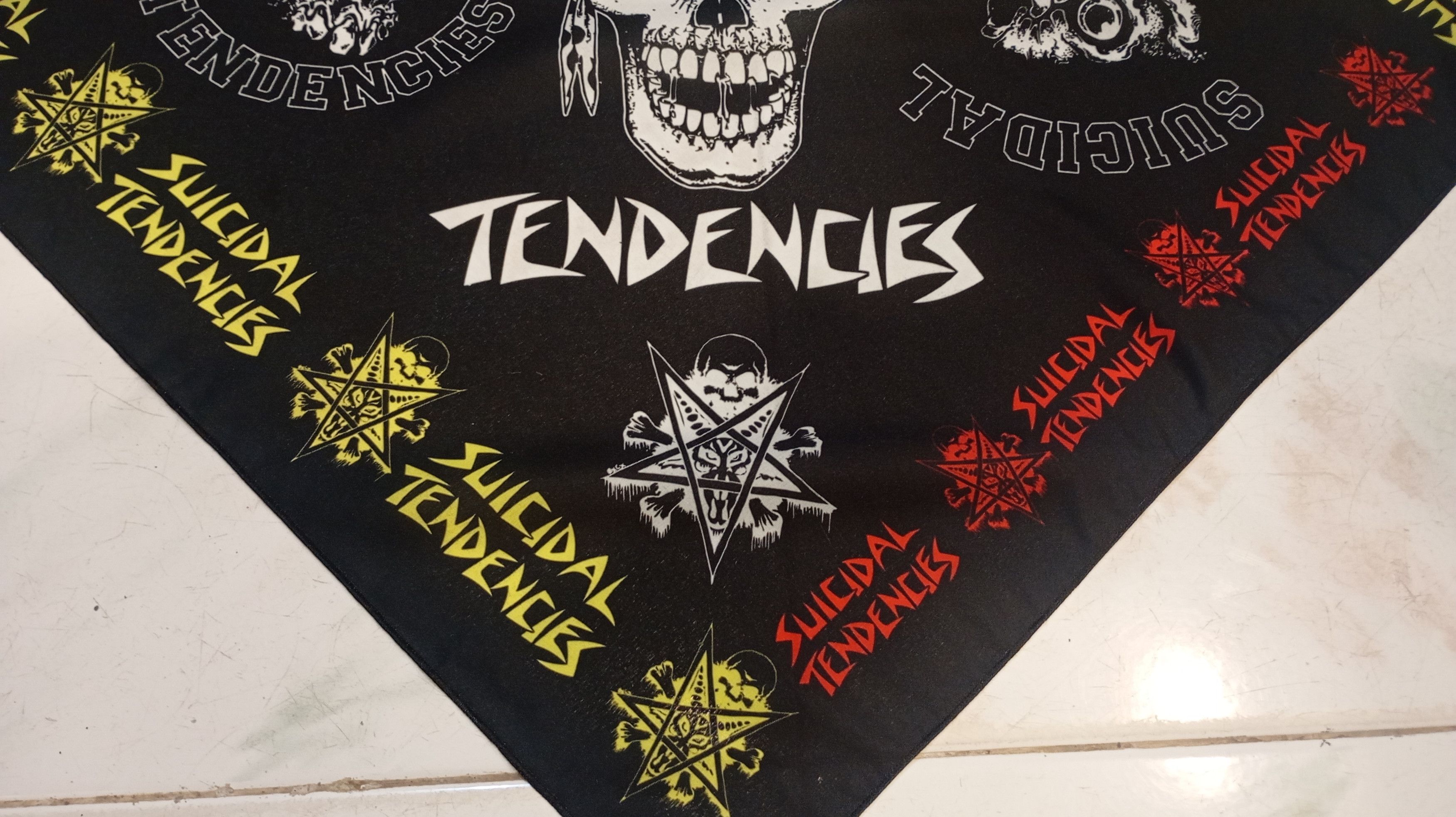 Band Tees Skulls Bandana Handkerchief Rock Band Streetwear suicidal Size ONE SIZE - 2 Thumbnail