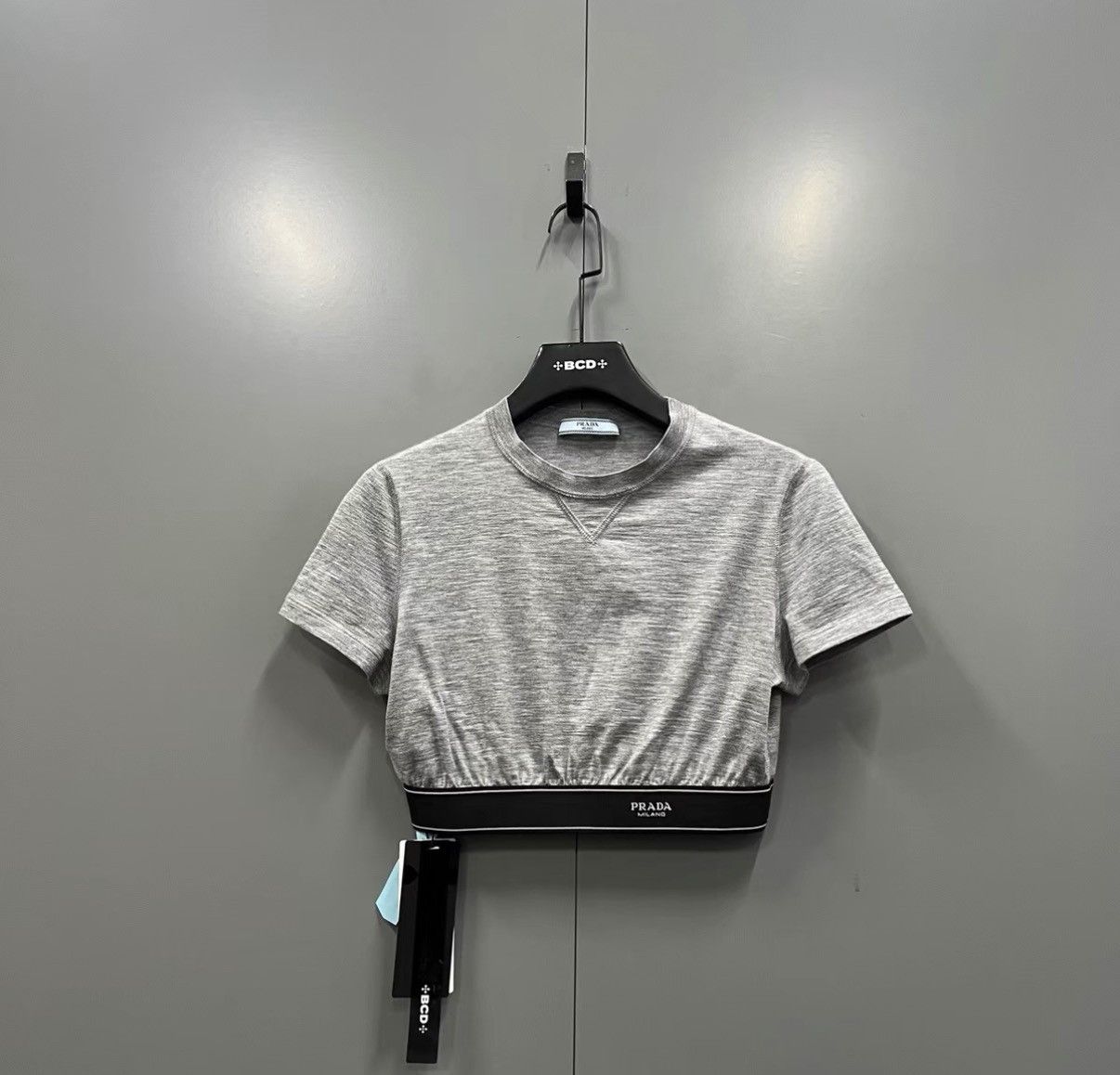 Prada PRADA Color-block Crew Neck Short Sleeve J41 Size S / US 4 / IT 40 - 1 Thumbnail