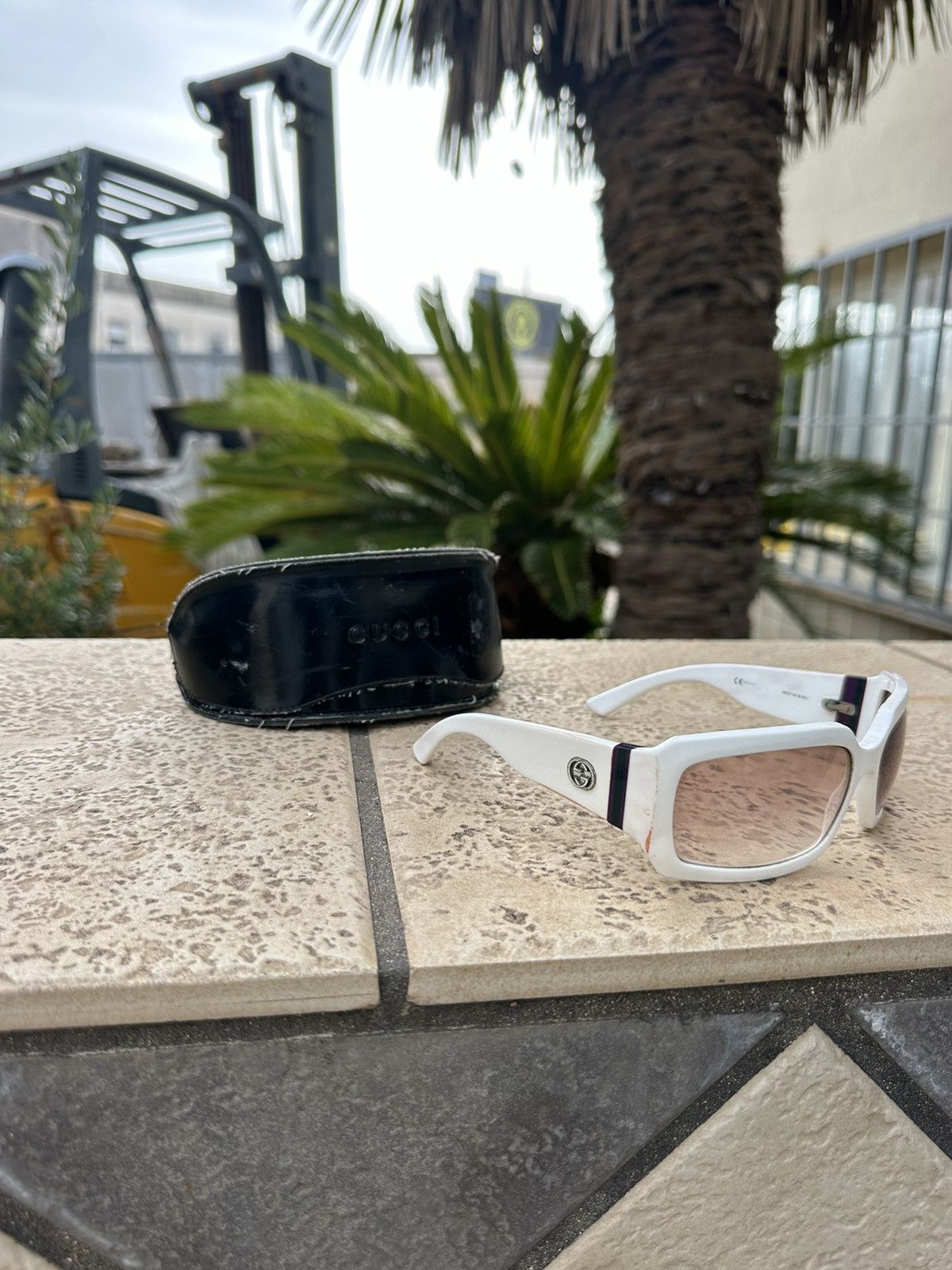 Gucci Gucci Sunglasses White Size ONE SIZE - 1 Thumbnail