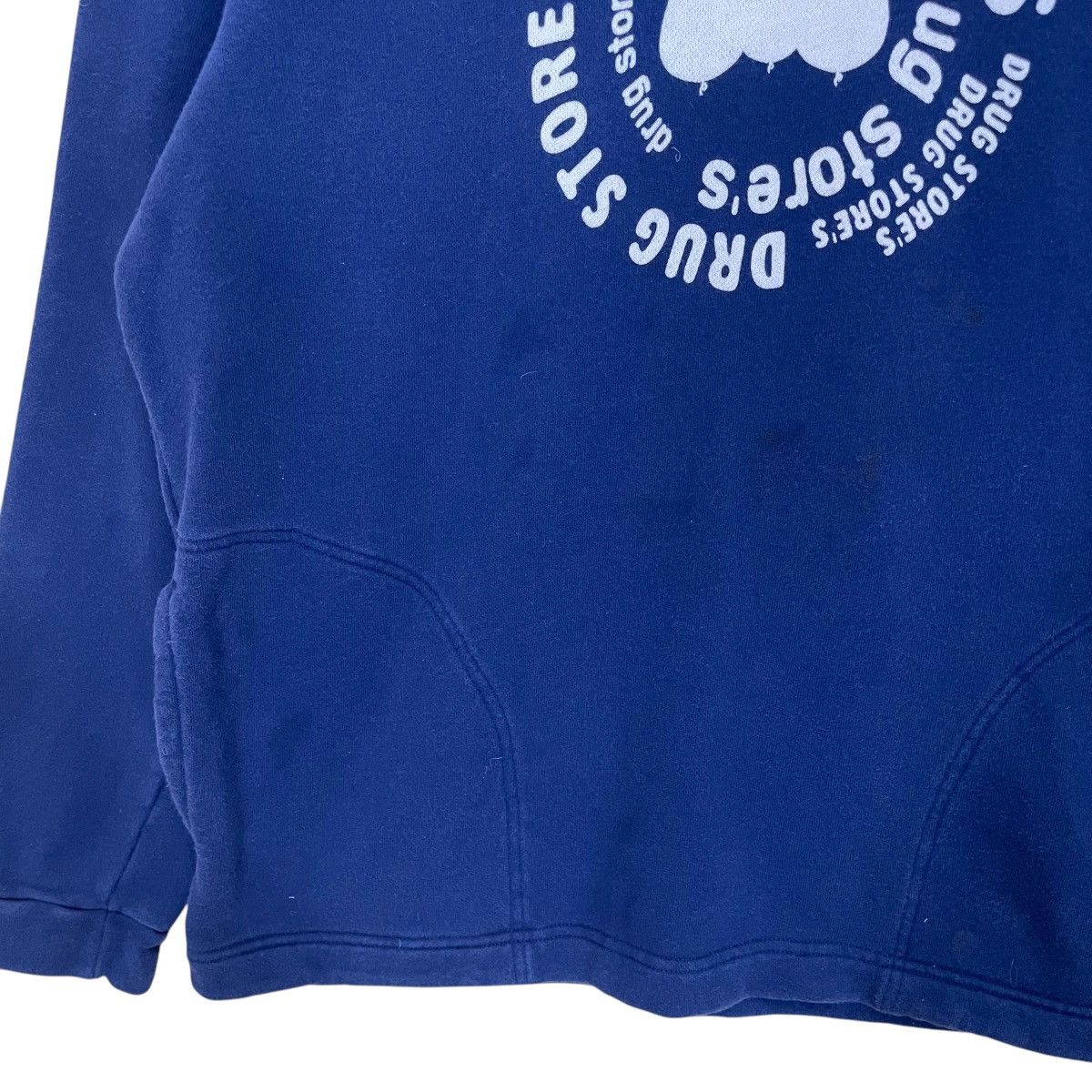 Japanese Brand ICONIC🔥DRUG STORES BIG LOGO PLUUOVER HOODIE Size US L / EU 52-54 / 3 - 6 Thumbnail