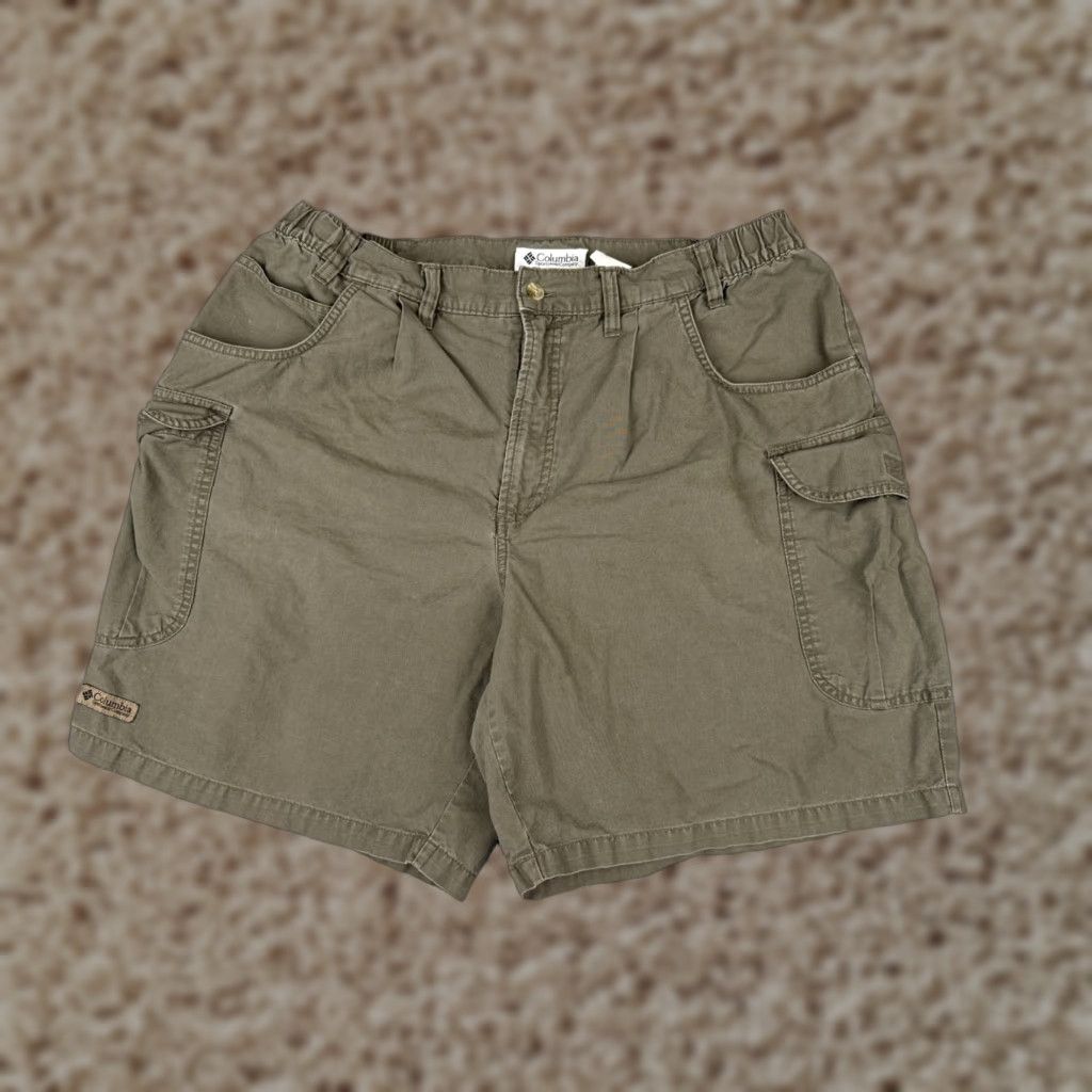 Vintage VINTAGE Columbia Shorts Mens 38 Green Cargo 100% Cotton Nylon Pleated Hiking Camp 38x8 Size US 38 / EU 54 - 1 Thumbnail