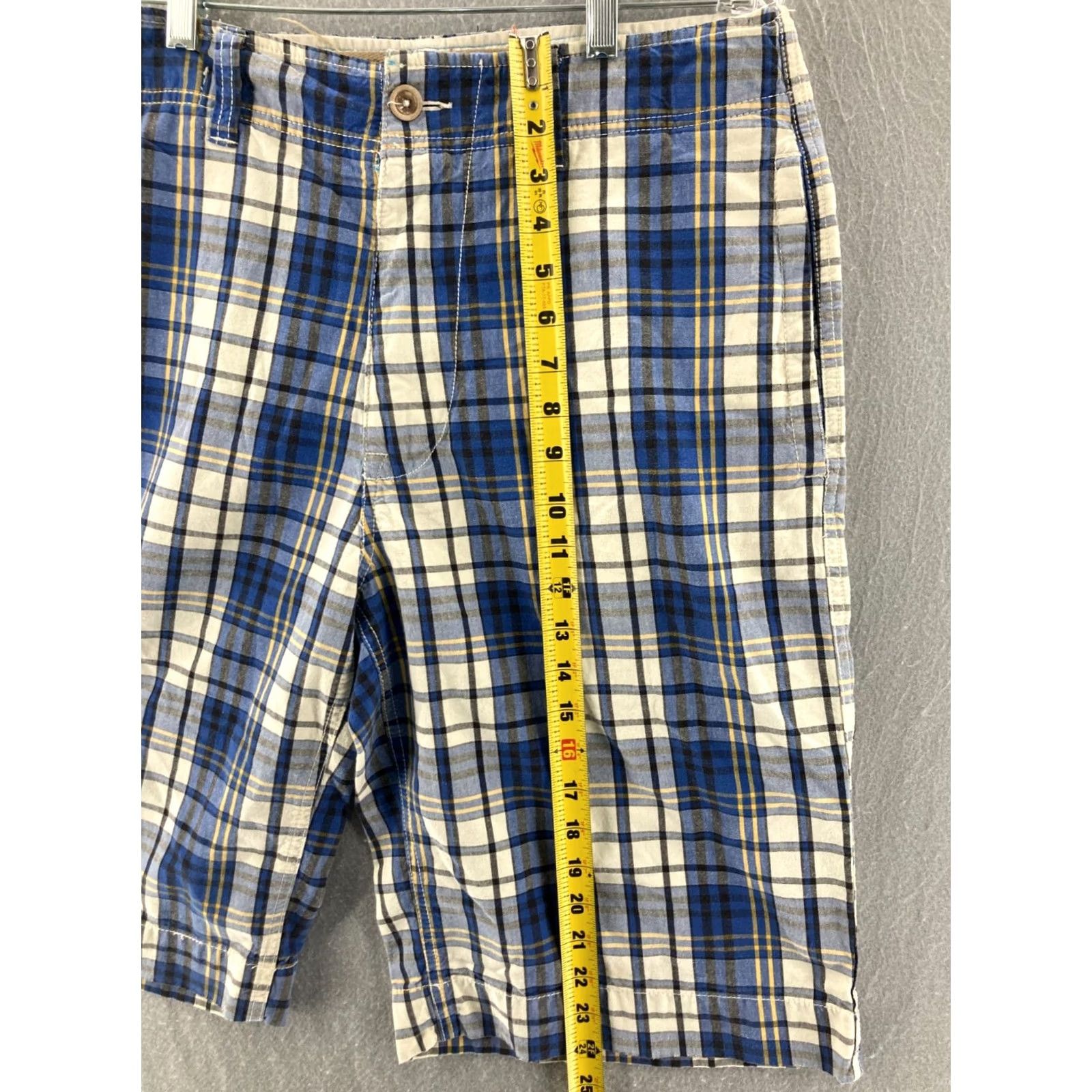 American Eagle Outfitters American Eagle Outfitters Shorts Mens 32 Navy Blue White Plaid Chino Longer Size US 32 / EU 48 - 3 Thumbnail