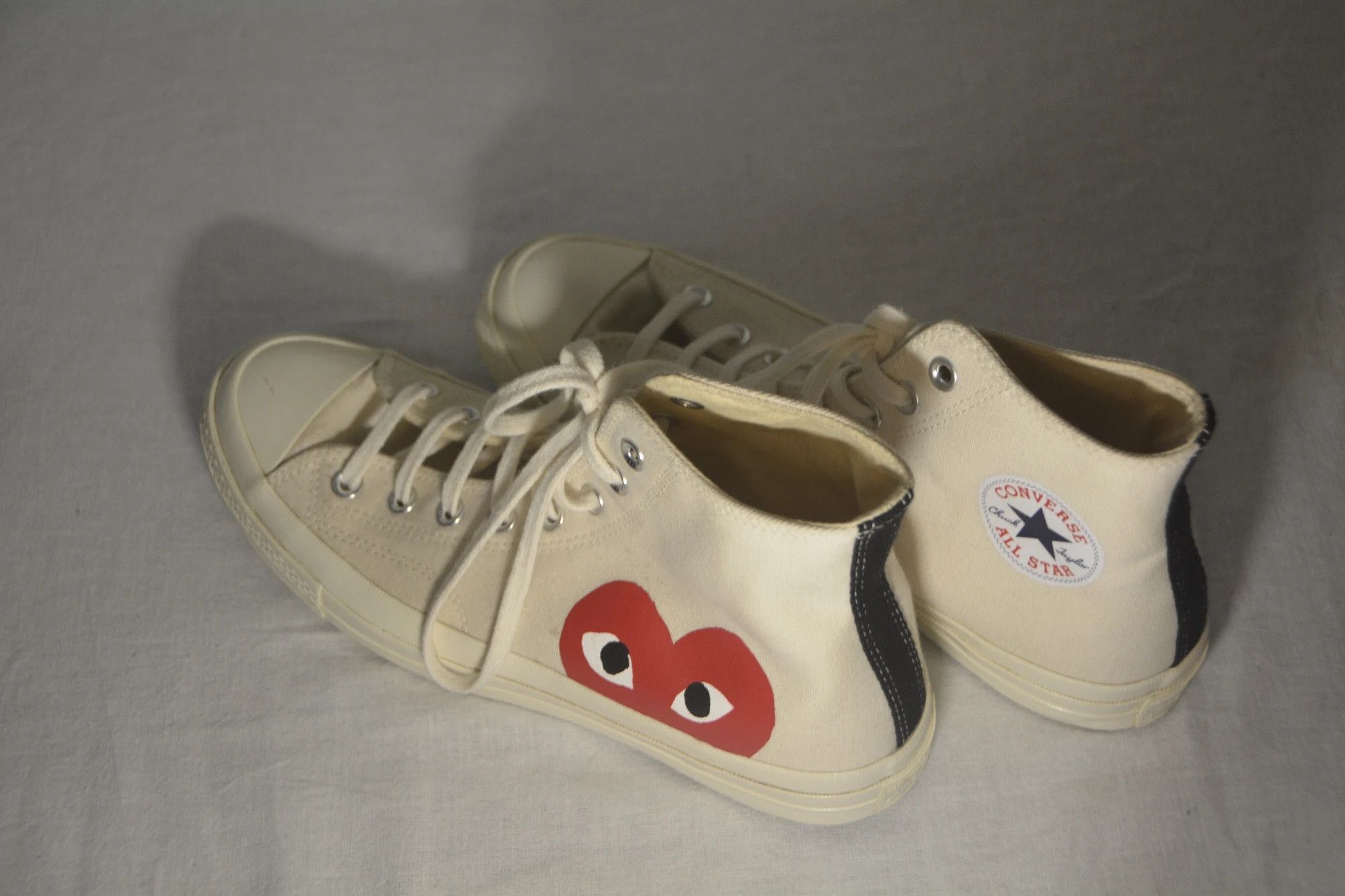 Comme des Garcons Comme des Garçons PLAY x Converse Chuck Taylor All Star High Top Off-White Size US 9 / IT 39 - 5 Thumbnail