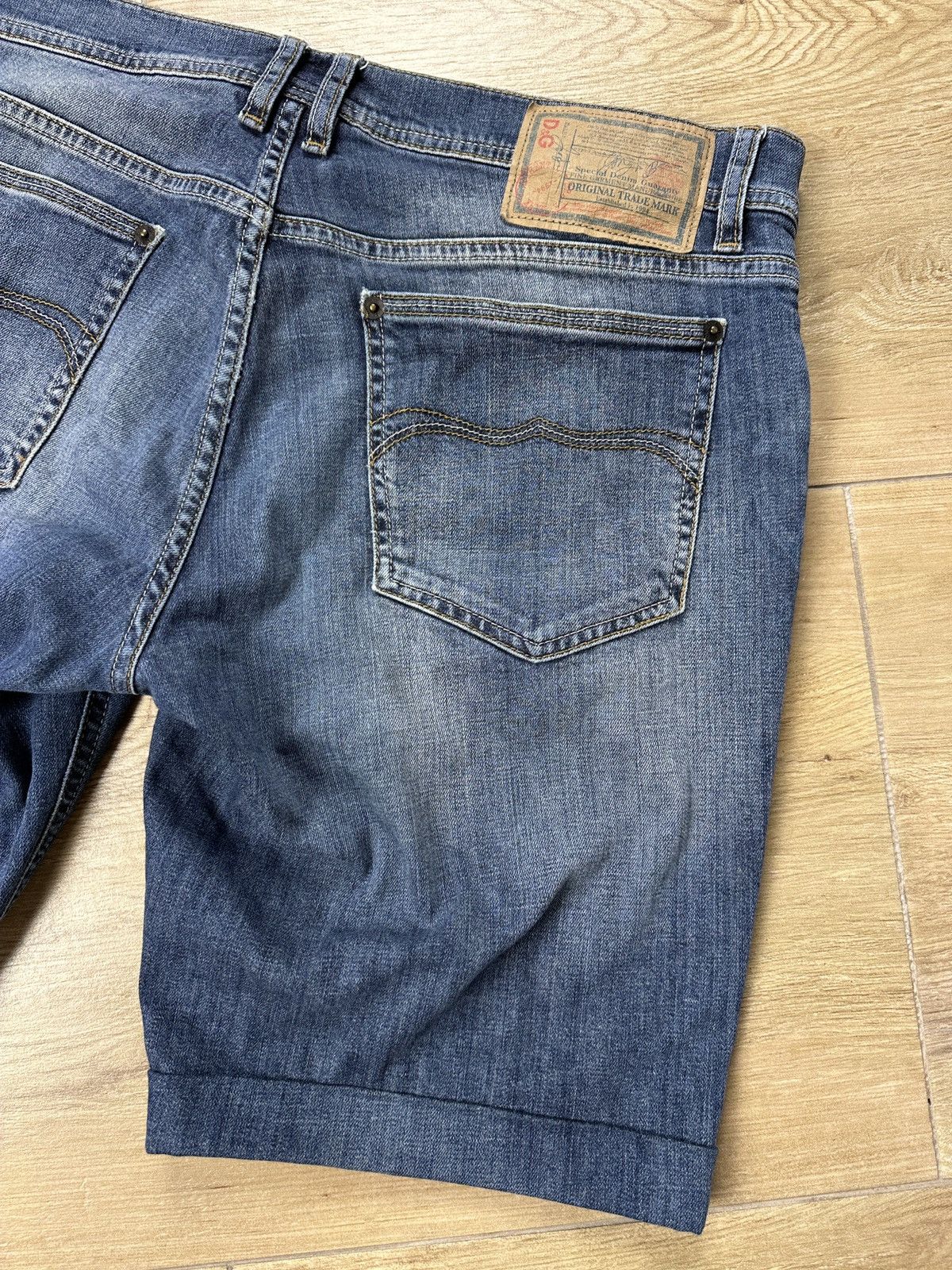 Dolce & Gabbana × Vintage Vintage Y2K Dolce & Gabbana Denim Shorts Size US 34 / EU 50 - 9 Thumbnail