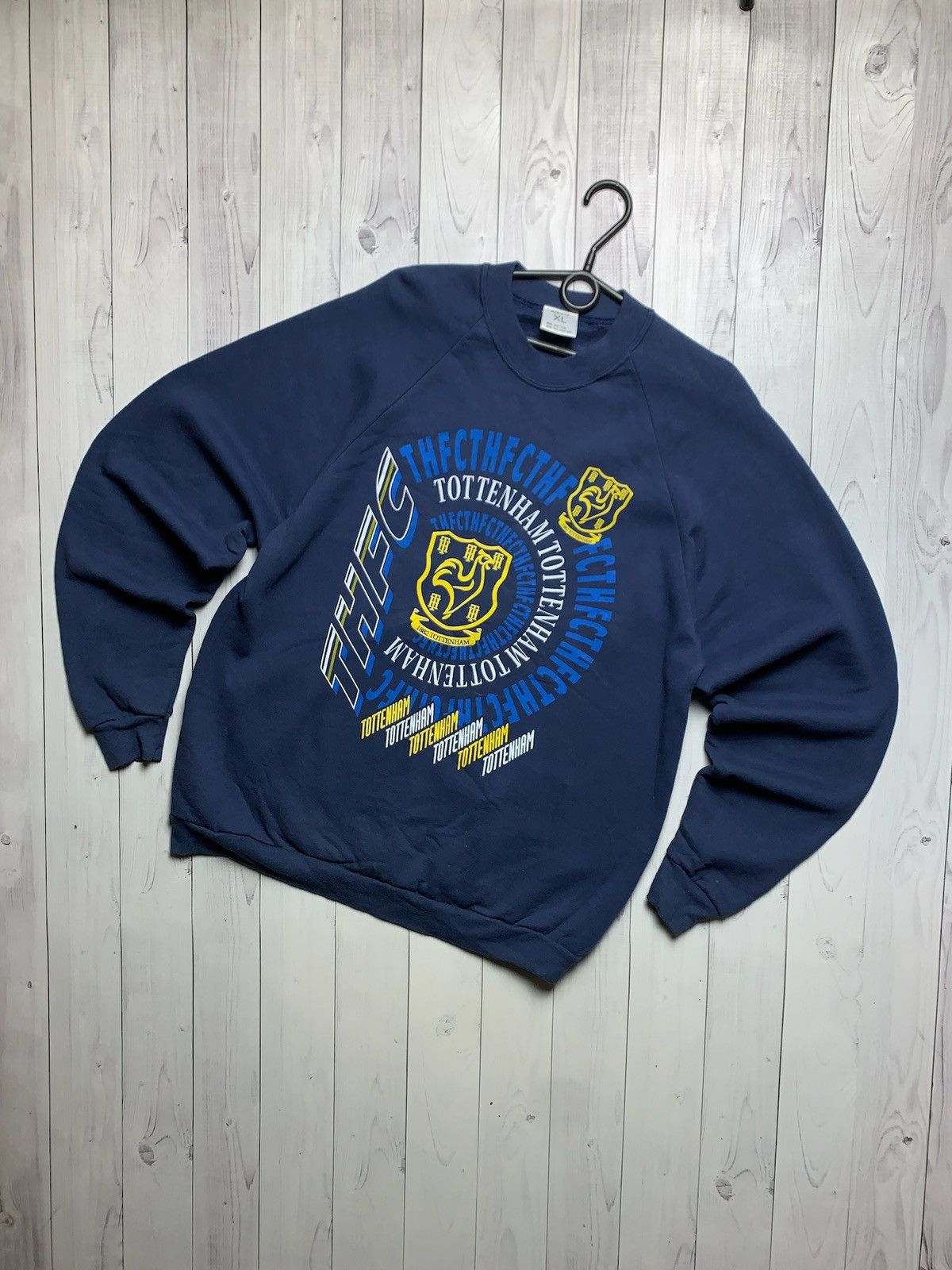 Vintage Vintage Tottenham spurs soccer sweatshirt size XL UK Size US XL / EU 56 / 4 - 1 Thumbnail