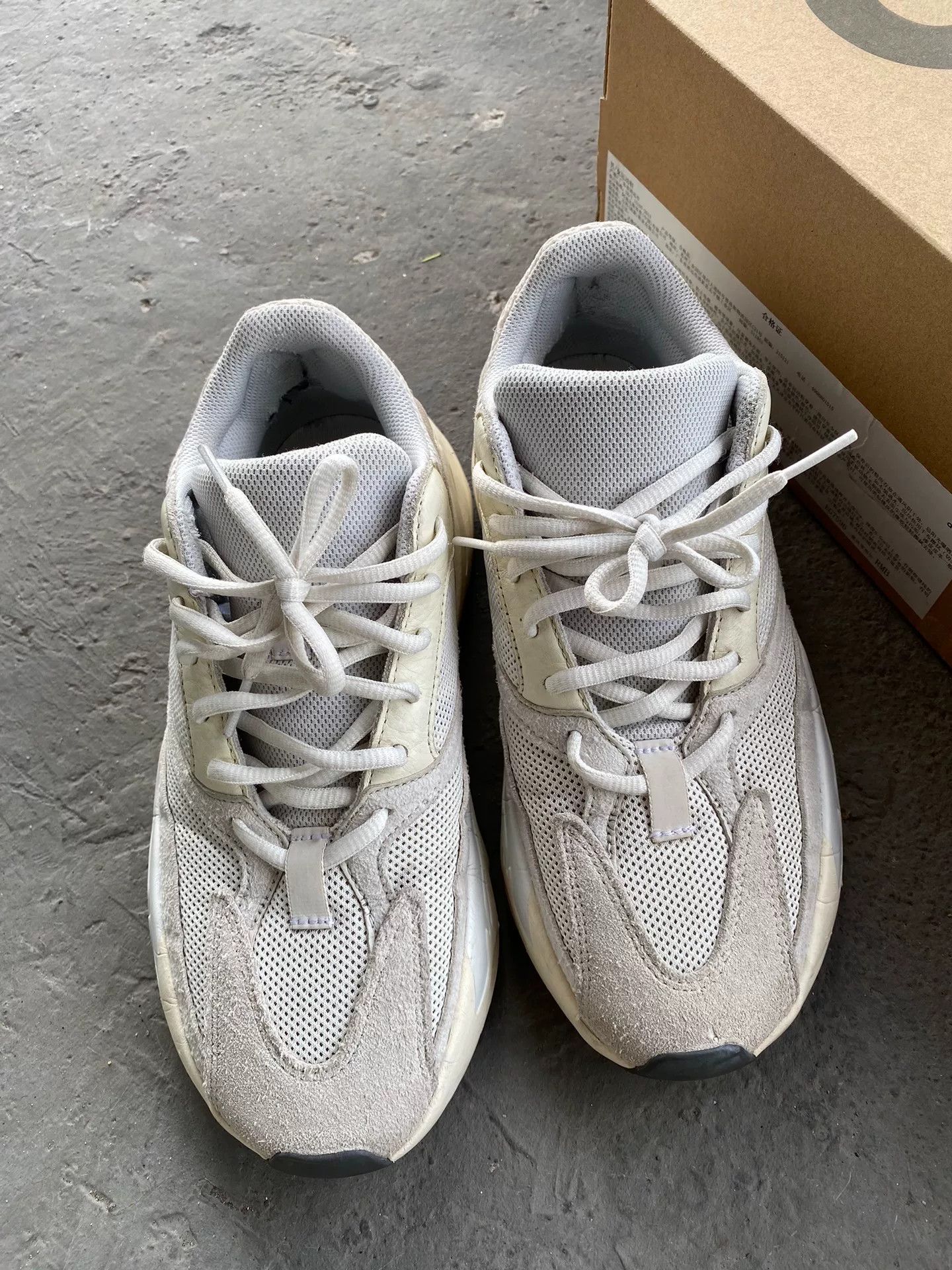 Yeezy Yeezy White Lowtop Sneakers 42 Men Size US 9 / EU 42 - 1 Thumbnail
