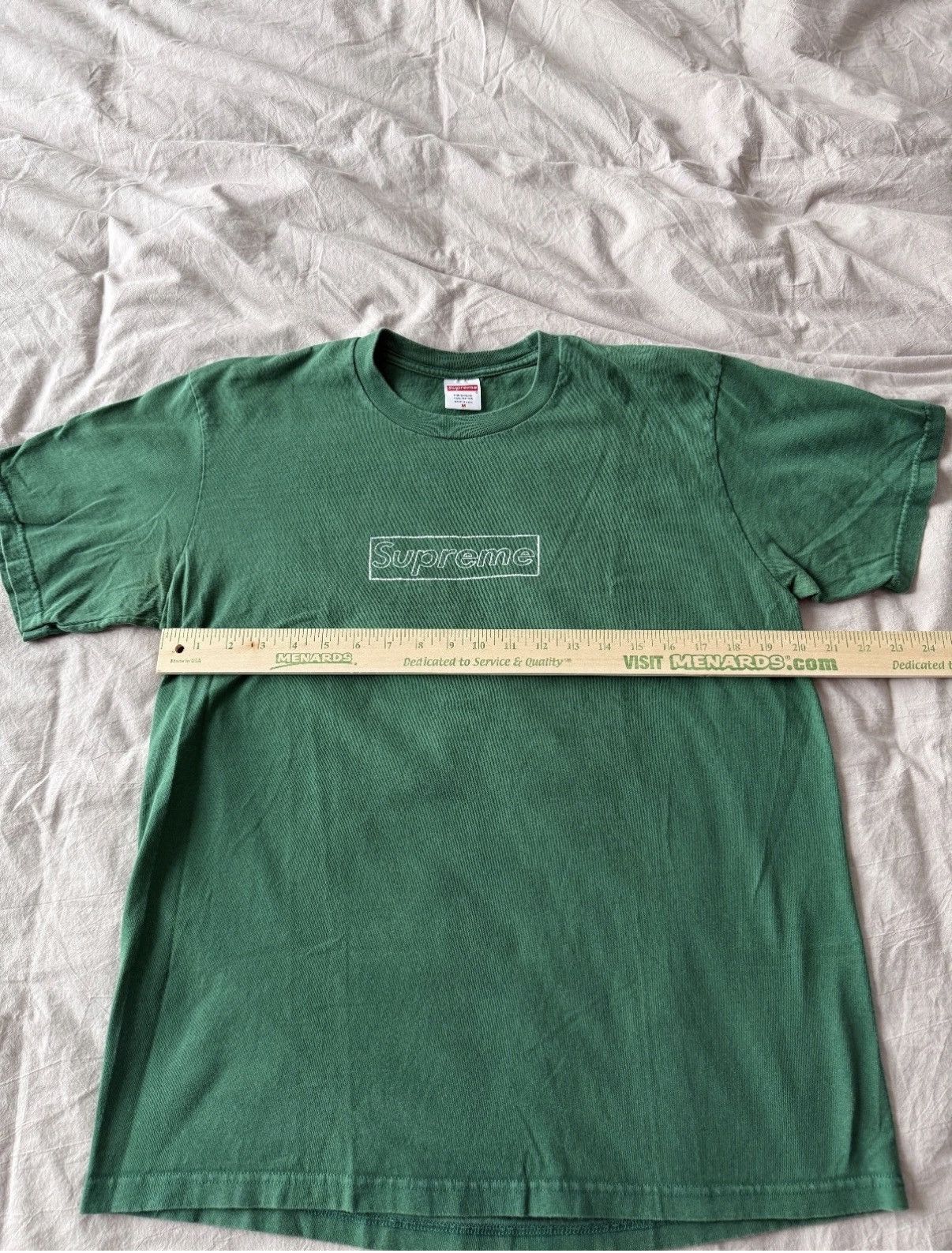 Kaws × Supreme Supreme box logo Size US M / EU 48-50 / 2 - 3 Thumbnail