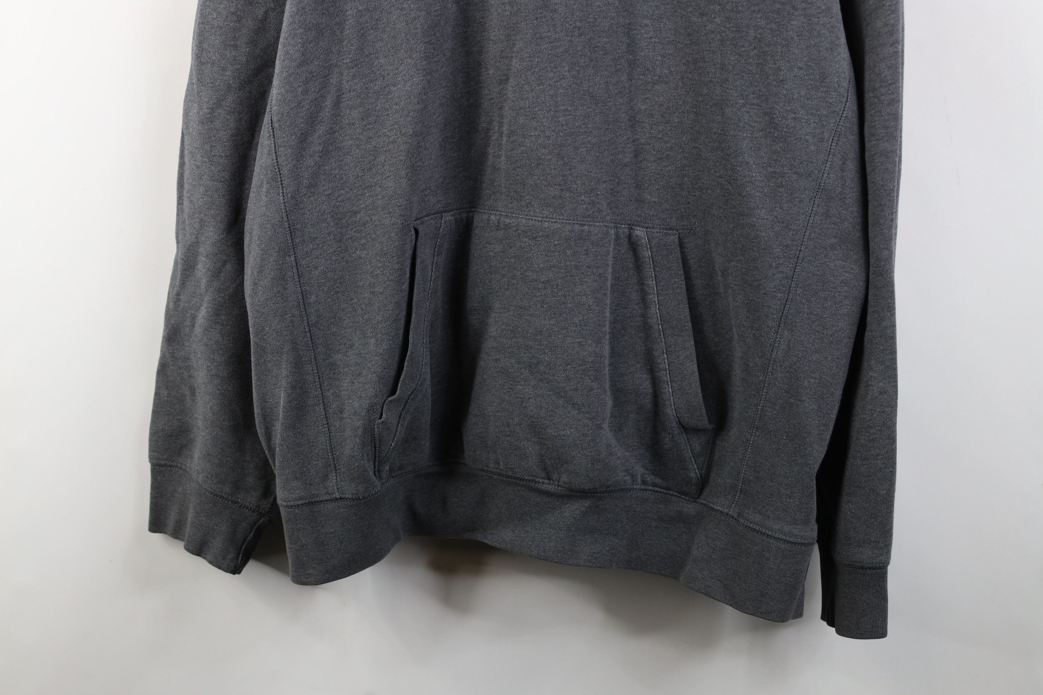 Tommy Hilfiger Vintage Tommy Hilfiger Athletics Heavyweight Sweatshirt Size US XL / EU 56 / 4 - 3 Thumbnail