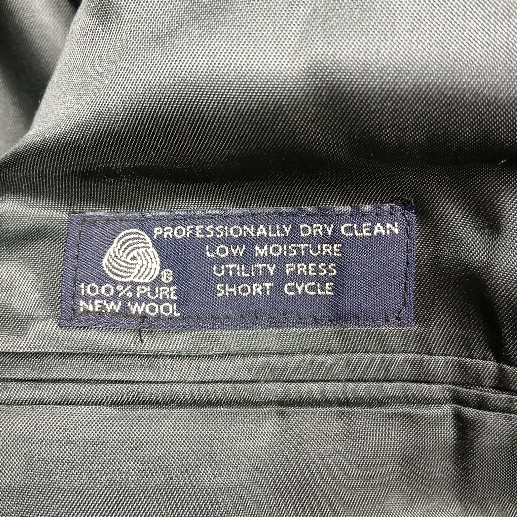 Jos. A. Bank Jos A. Bank Executive Collection Blazer Mens 42L Charcoal Gray Pinstripe Wool Two-Button Notch Lapel Suit Jacket Size 42R - 5 Thumbnail