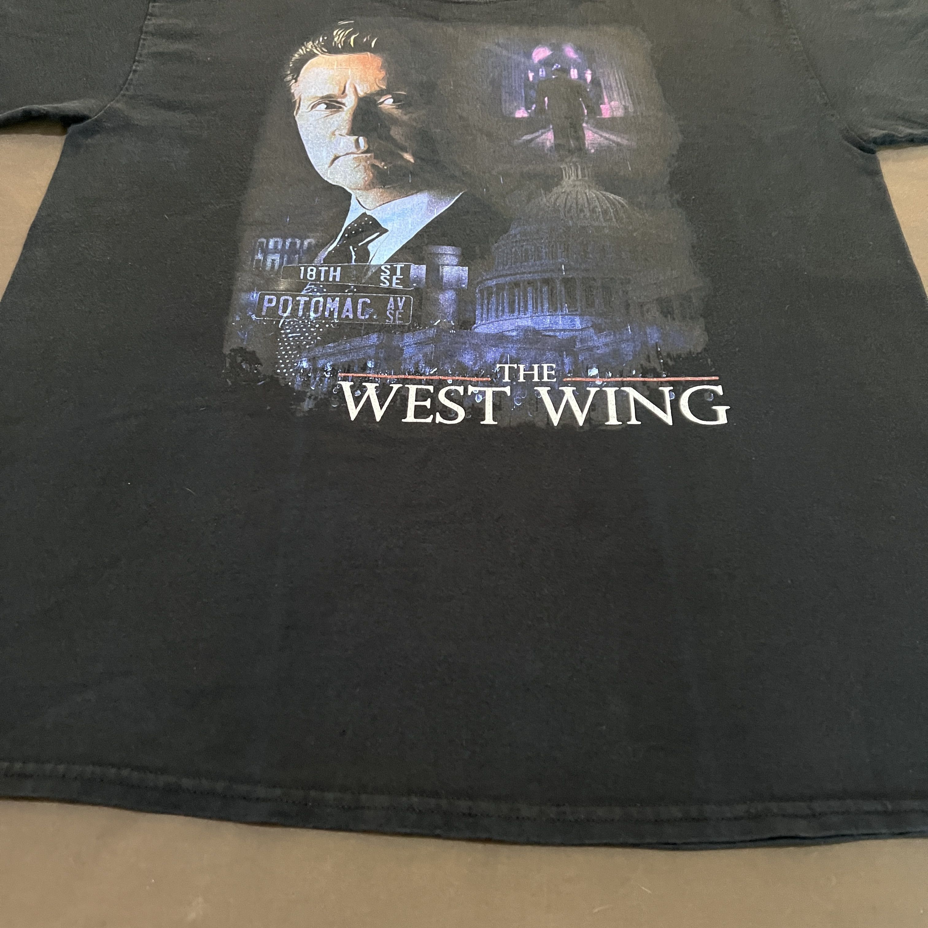 Vintage Vintage Y2K 2000 The West Wing political drama Tee Faded Size US L / EU 52-54 / 3 - 3 Thumbnail