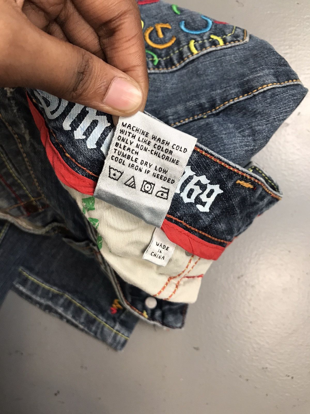 Coogi Vintage Coogi SpellOut embroidered denim jort Size 32" / US 10 / IT 46 - 11 Thumbnail