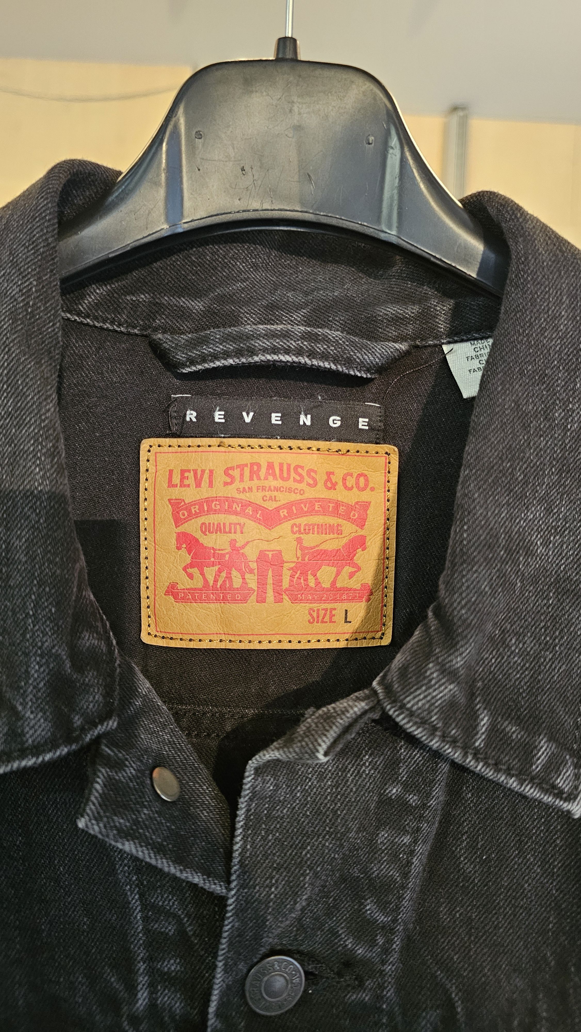 Levi's × Revenge Levi’s® x Revenge Black Denim Jacket – Size L Size US L / EU 52-54 / 3 - 4 Thumbnail
