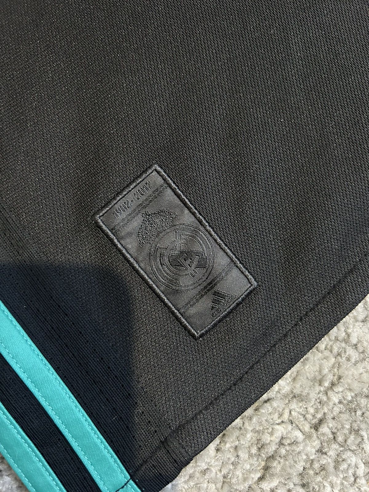 Adidas Real Madrid 2017-2018 away jersey Size US S / EU 44-46 / 1 - 5 Thumbnail