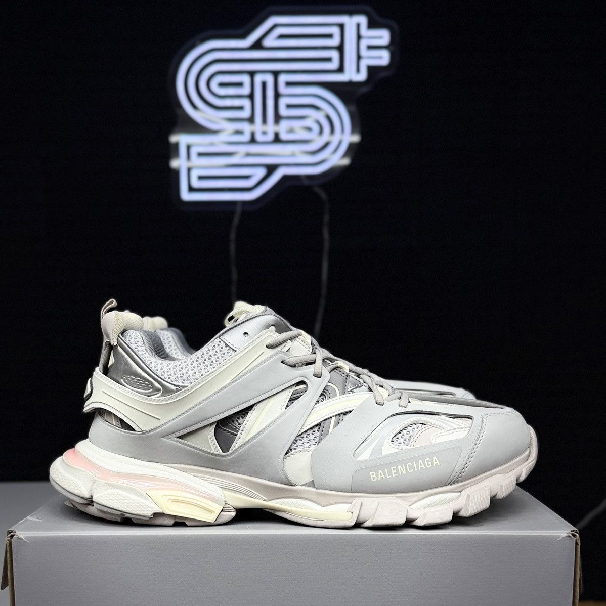 Balenciaga Balenciaga LED Track Runner Size US 14 / EU 47 - 2 Thumbnail